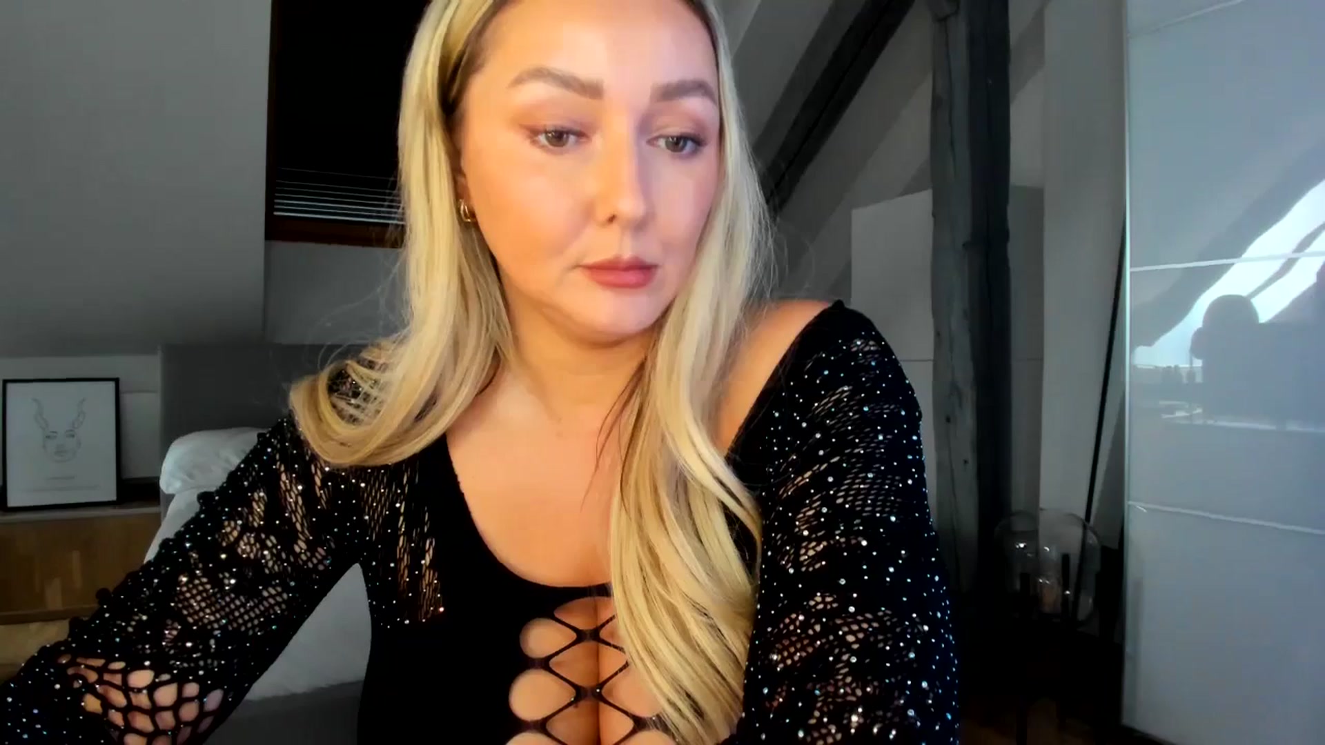 Gallery image thumbnail from Mi_Ha's myfreecams stream on, 04/16/2026, 16:21 image 10 of 20
