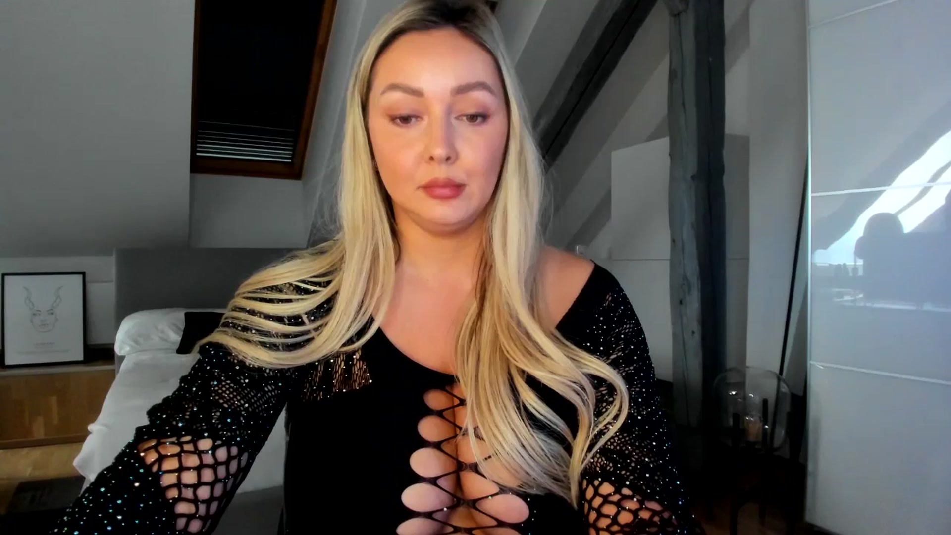 Gallery image thumbnail from Mi_Ha's myfreecams stream on, 04/16/2026, 16:21 image 9 of 20