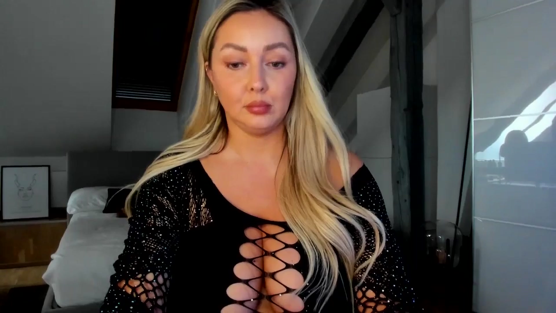 Gallery image thumbnail from Mi_Ha's myfreecams stream on, 04/16/2026, 16:21 image 7 of 20