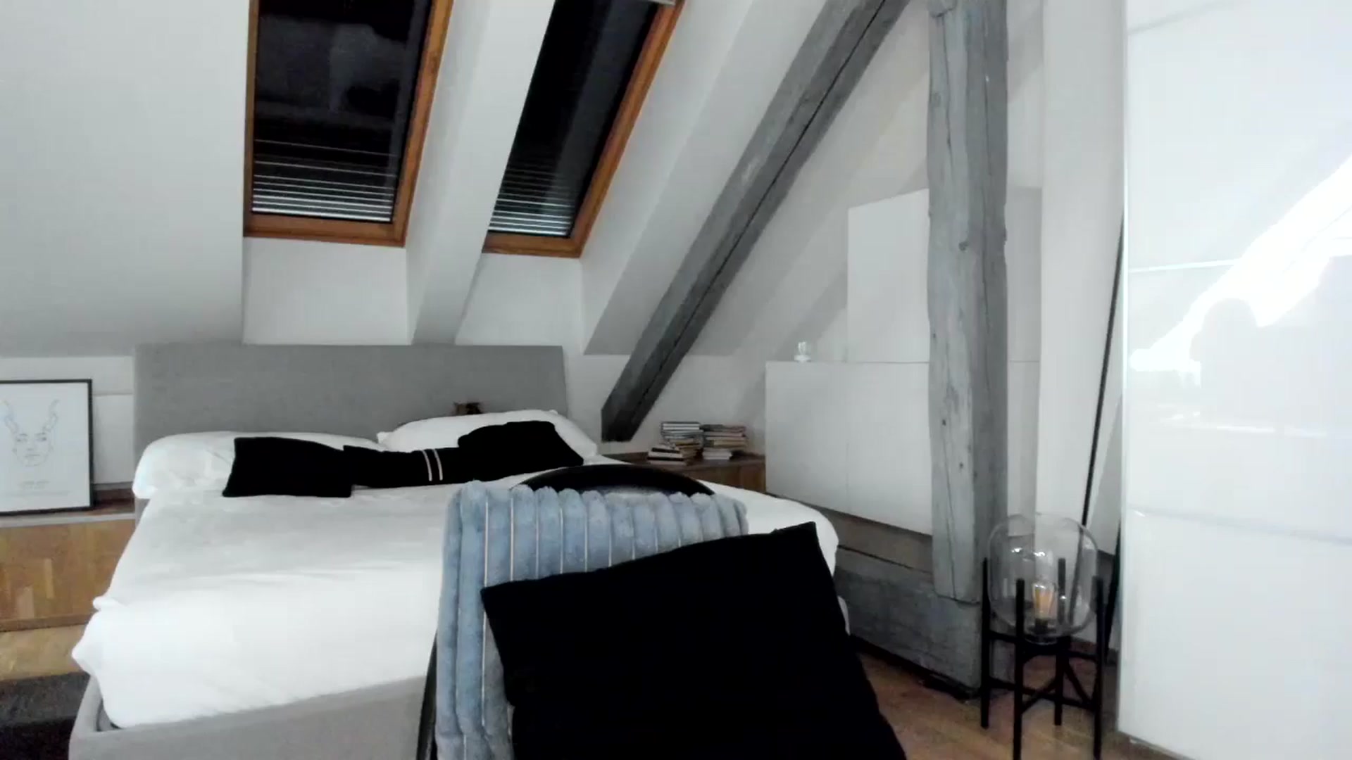 Gallery image thumbnail from Mi_Ha's myfreecams stream on, 04/16/2026, 16:21 image 16 of 20