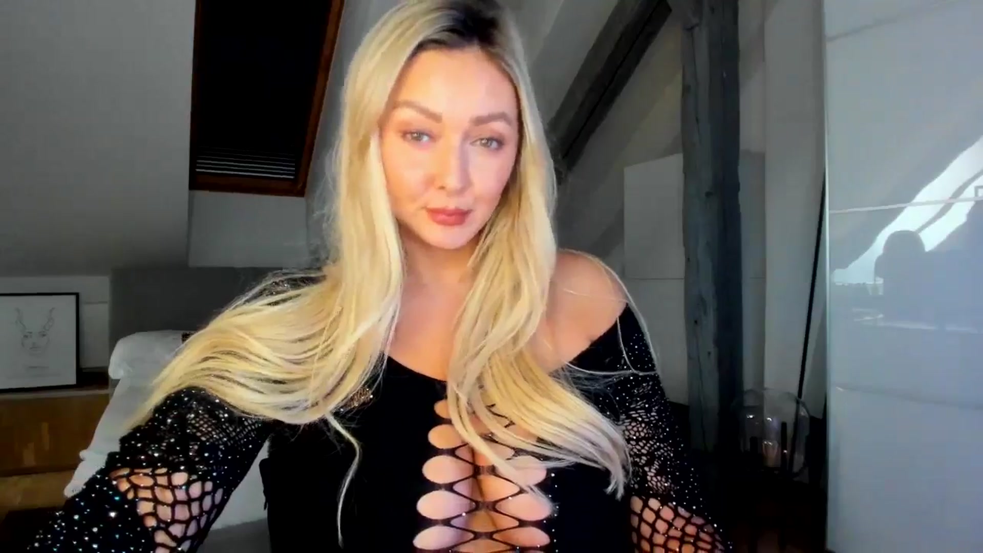 Gallery image thumbnail from Mi_Ha's myfreecams stream on, 04/16/2026, 16:21 image 4 of 20