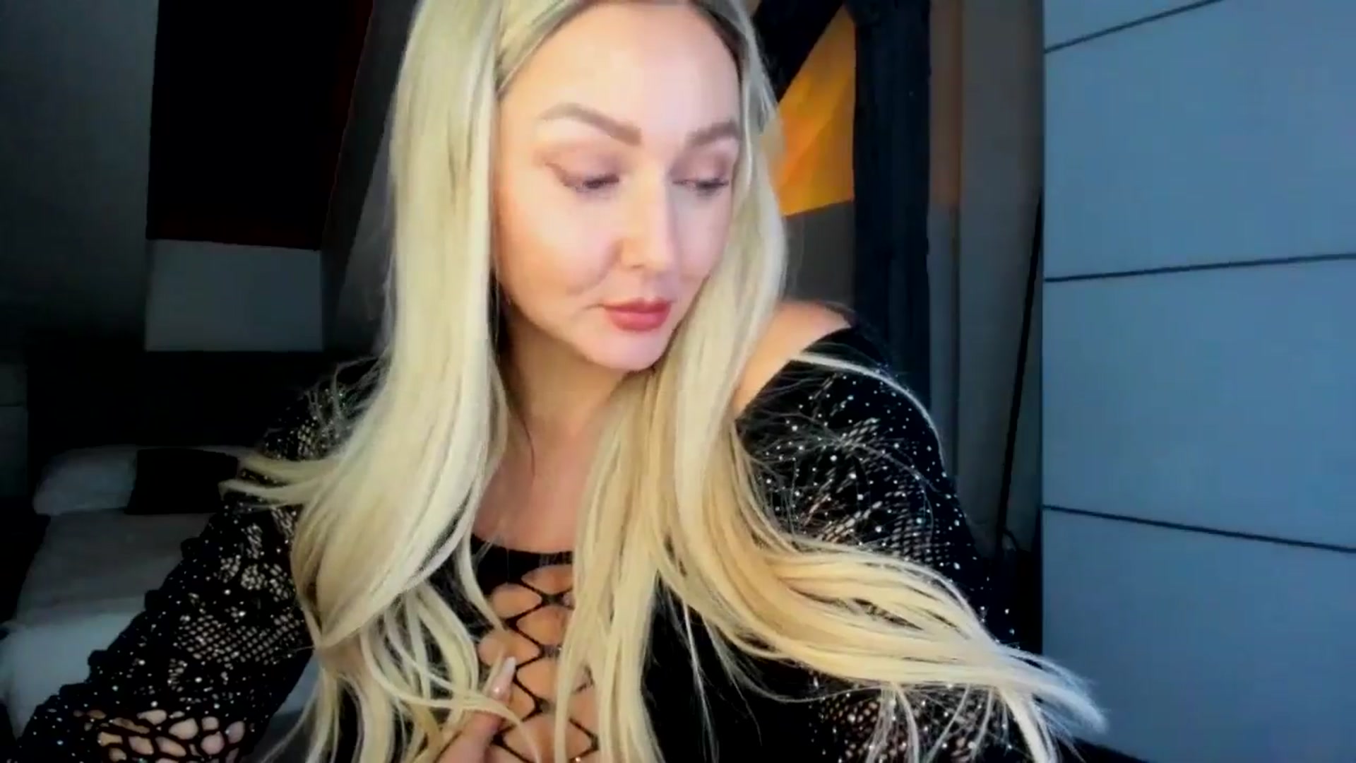 Gallery image thumbnail from Mi_Ha's myfreecams stream on, 04/16/2026, 20:47 image 7 of 20