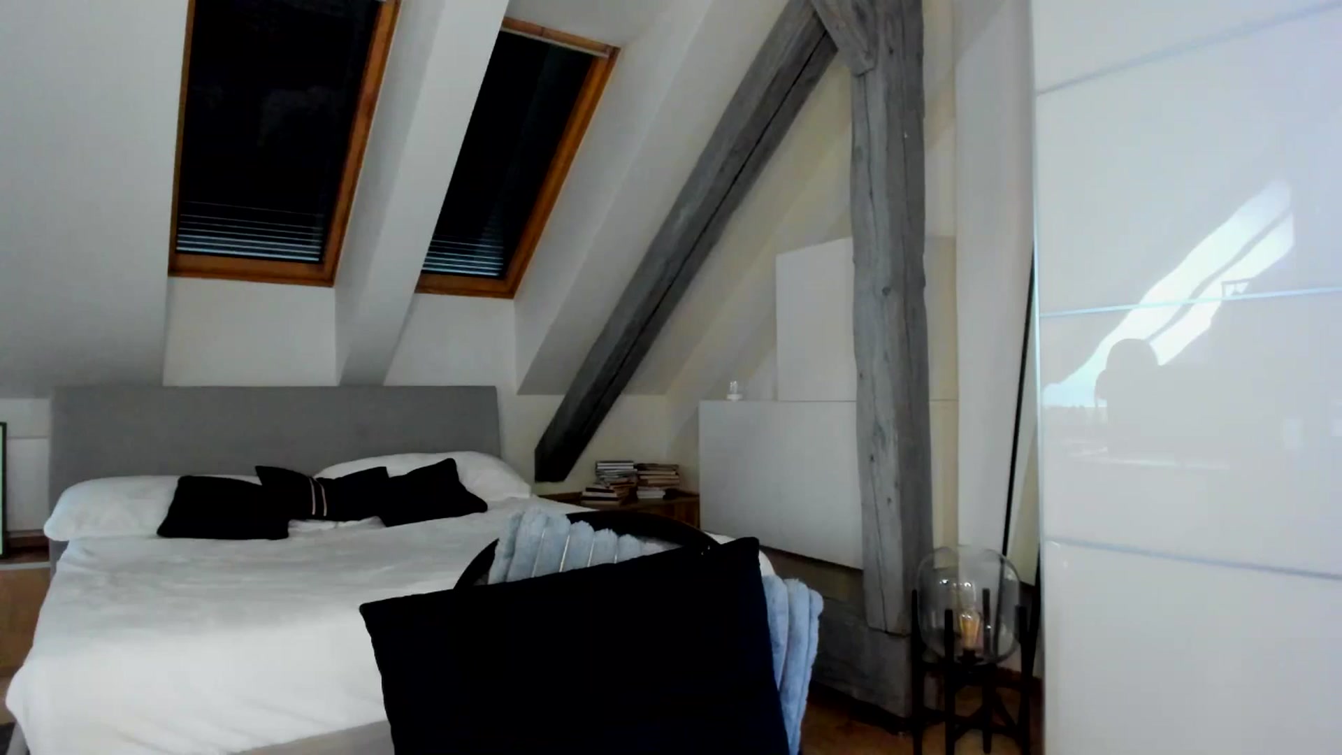 Gallery image thumbnail from Mi_Ha's myfreecams stream on, 04/17/2026, 14:54 image 3 of 20