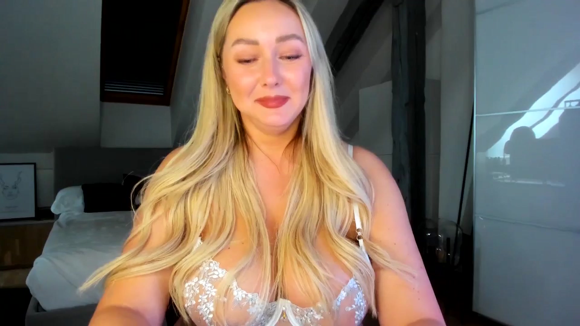 Gallery image thumbnail from Mi_Ha's myfreecams stream on, 04/18/2026, 15:23 image 3 of 20