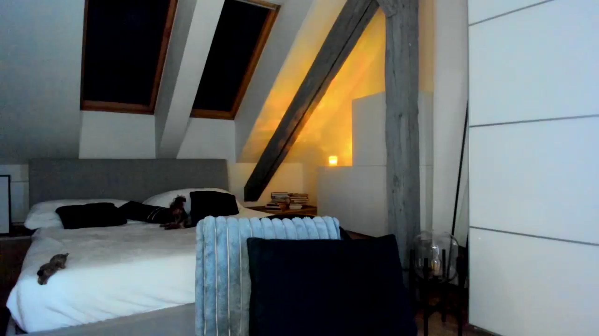 Gallery image thumbnail from Mi_Ha's myfreecams stream on, 04/18/2026, 20:52 image 11 of 20