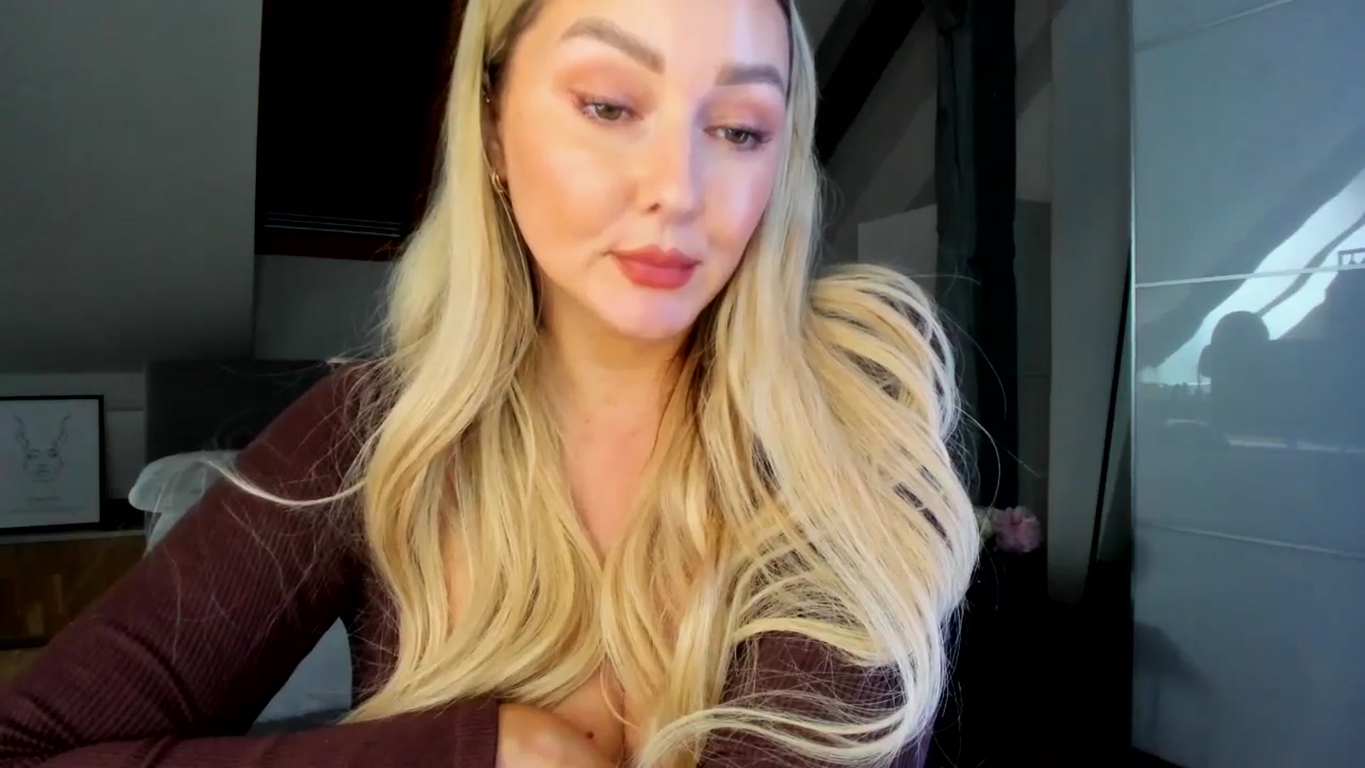 Gallery image thumbnail from Mi_Ha's myfreecams stream on, 04/20/2026, 14:46 image 3 of 20