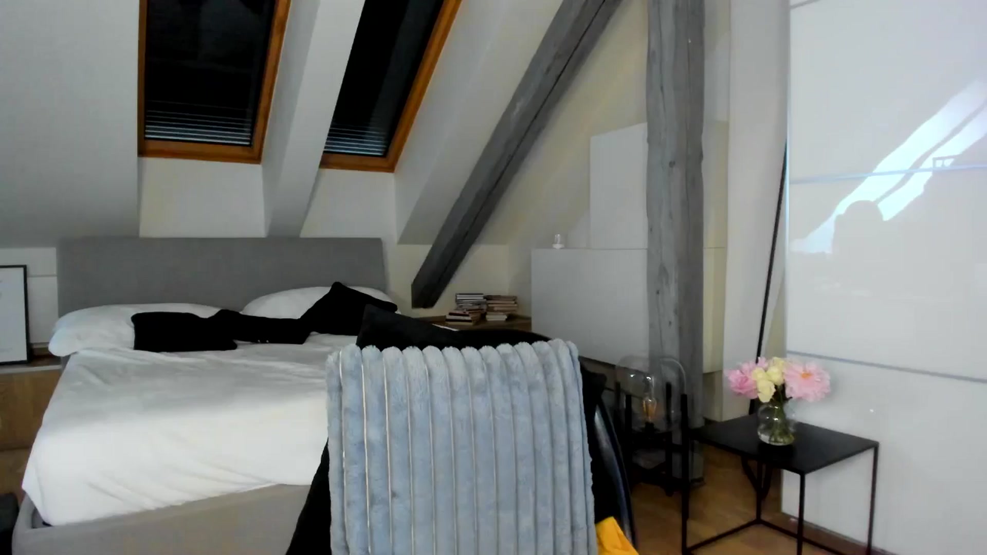 Gallery image thumbnail from Mi_Ha's myfreecams stream on, 04/22/2026, 16:06 image 14 of 20