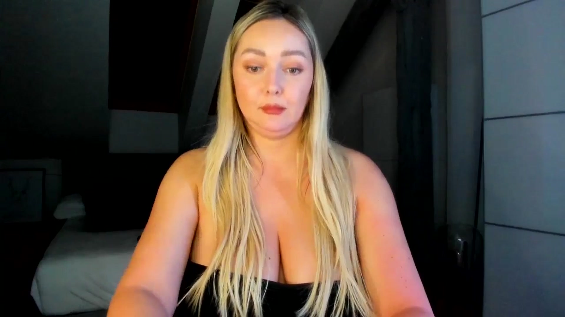 Gallery image thumbnail from Mi_Ha's myfreecams stream on, 04/23/2026, 21:01 image 2 of 20