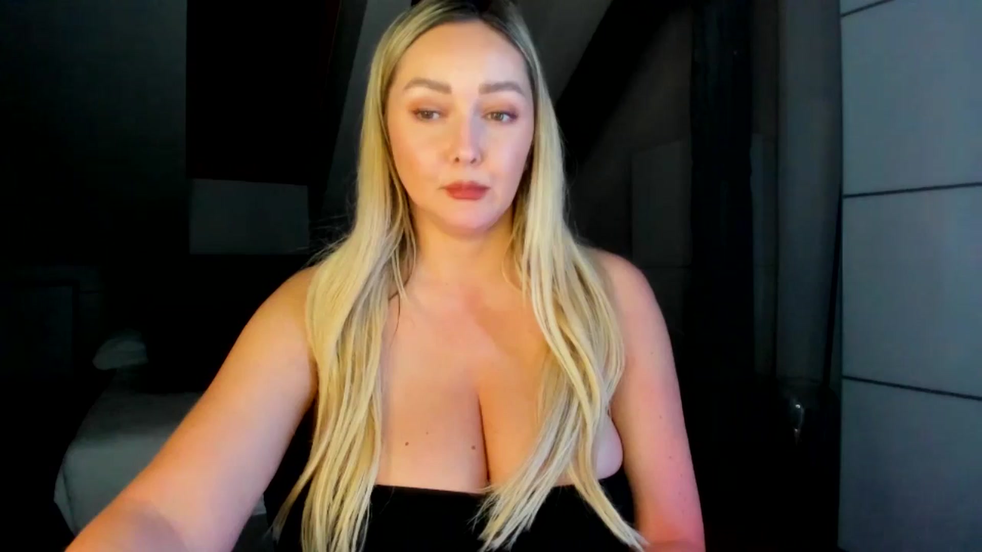 Gallery image thumbnail from Mi_Ha's myfreecams stream on, 04/23/2026, 21:01 image 19 of 20