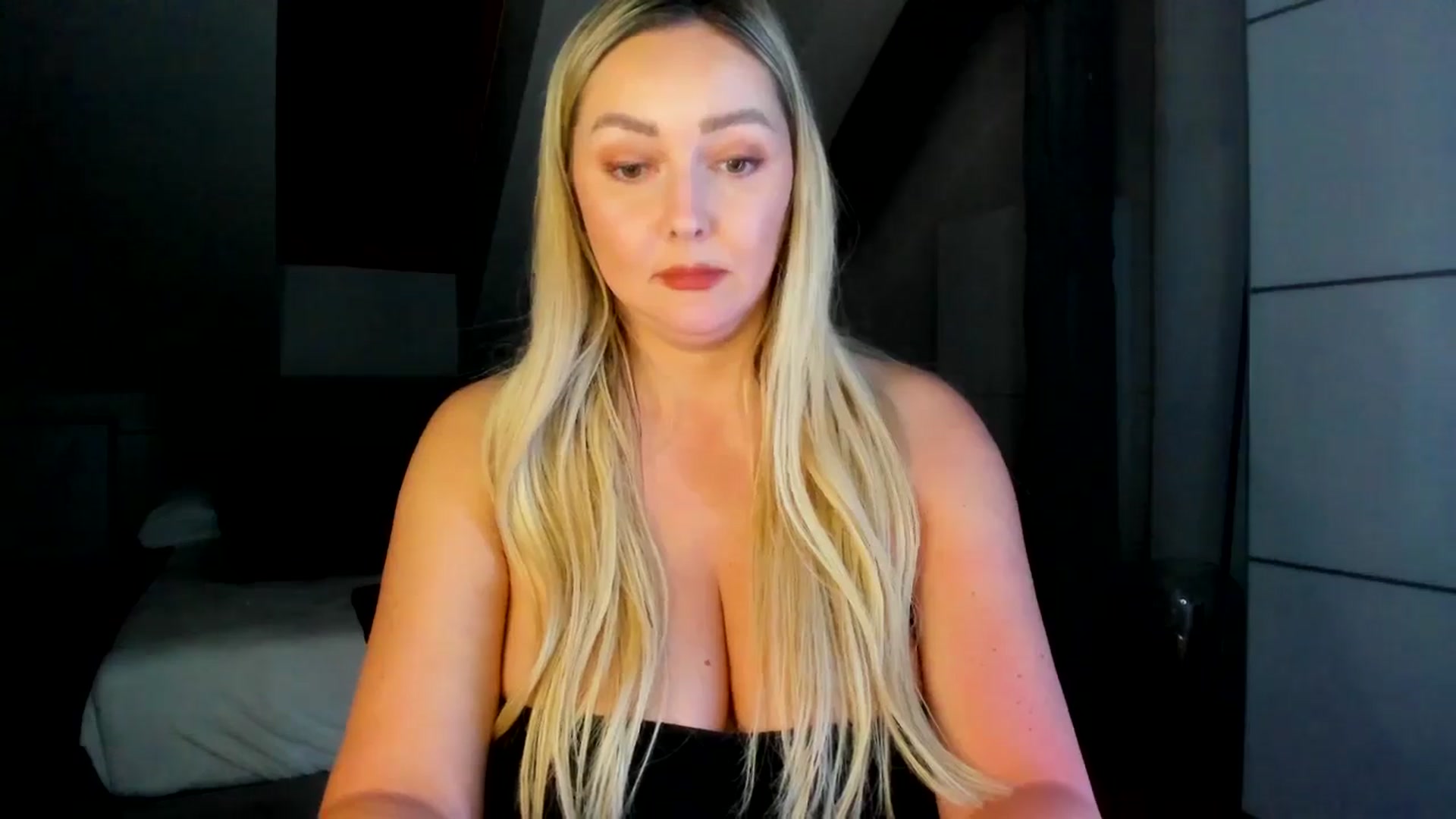 Gallery image thumbnail from Mi_Ha's myfreecams stream on, 04/23/2026, 21:01 image 16 of 20