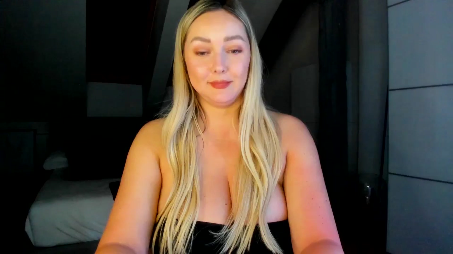 Gallery image thumbnail from Mi_Ha's myfreecams stream on, 04/23/2026, 21:01 image 20 of 20