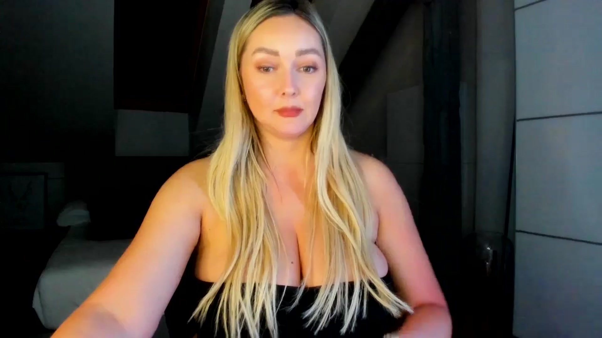 Gallery image thumbnail from Mi_Ha's myfreecams stream on, 04/23/2026, 21:01 image 13 of 20