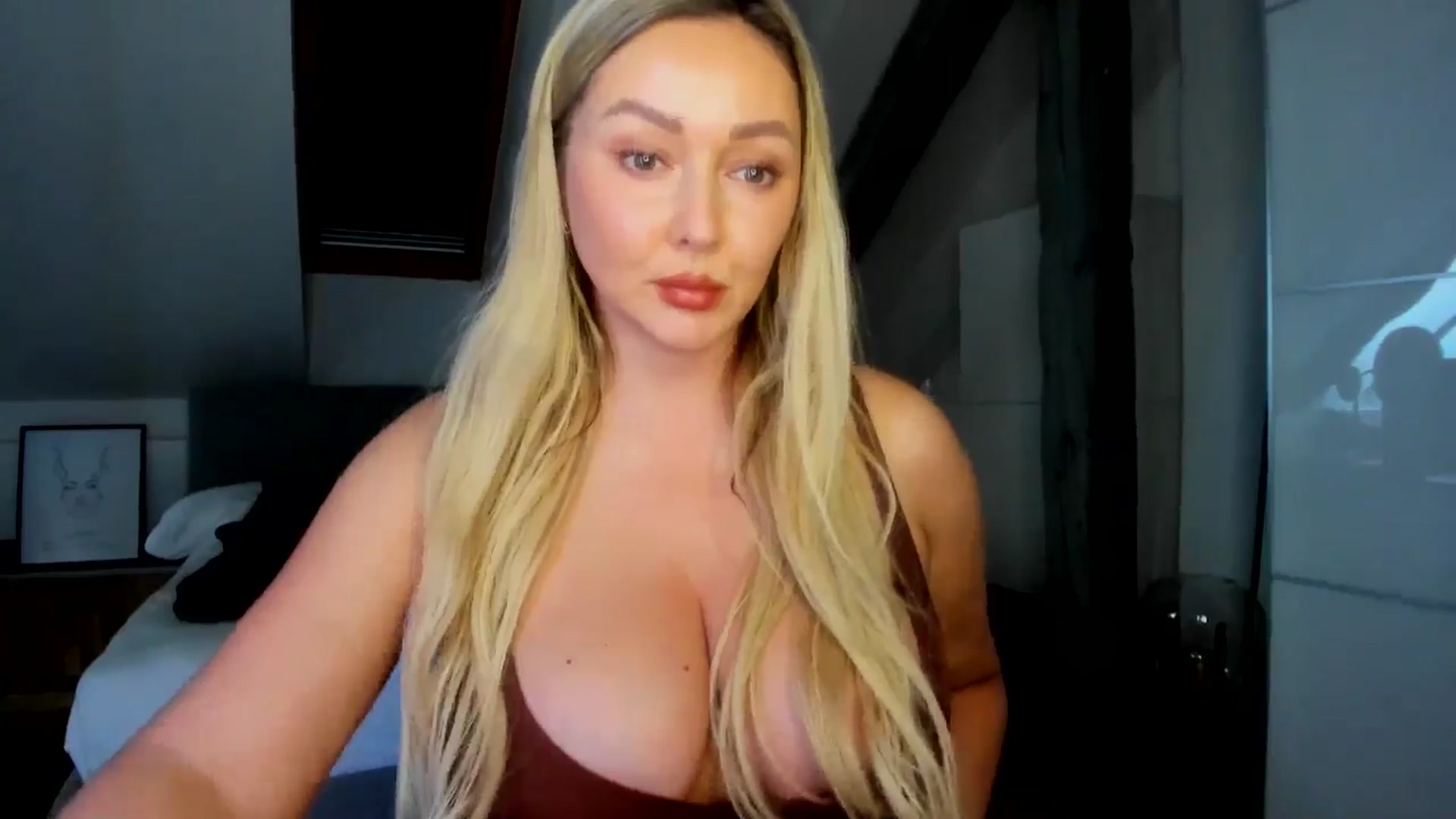 Gallery image thumbnail from Mi_Ha's myfreecams stream on, 04/26/2026, 14:34 image 2 of 20