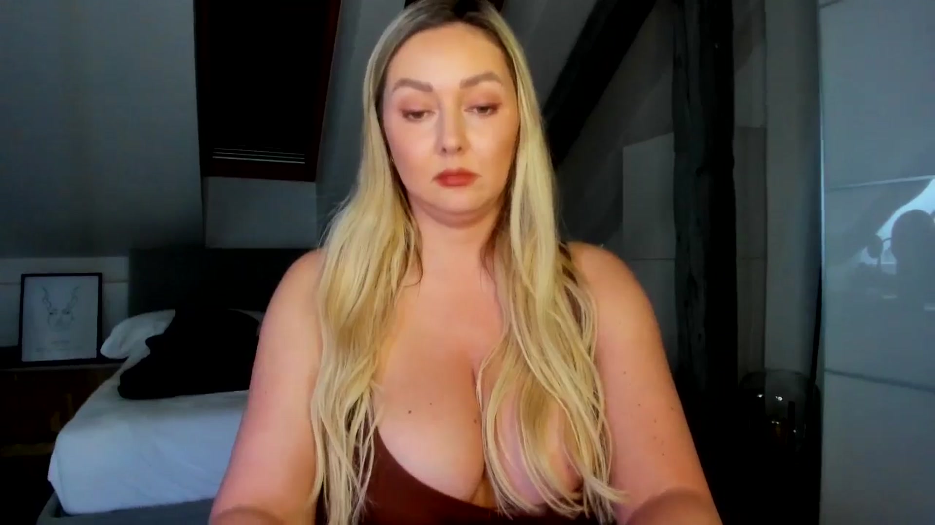 Gallery image thumbnail from Mi_Ha's myfreecams stream on, 04/26/2026, 14:34 image 7 of 20