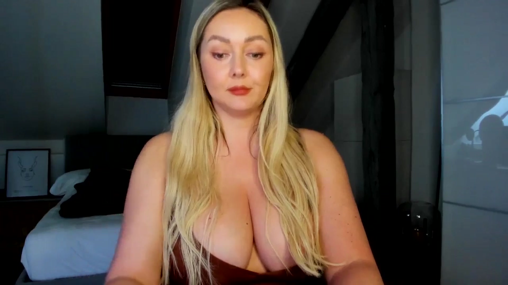 Gallery image thumbnail from Mi_Ha's myfreecams stream on, 04/26/2026, 14:34 image 13 of 20