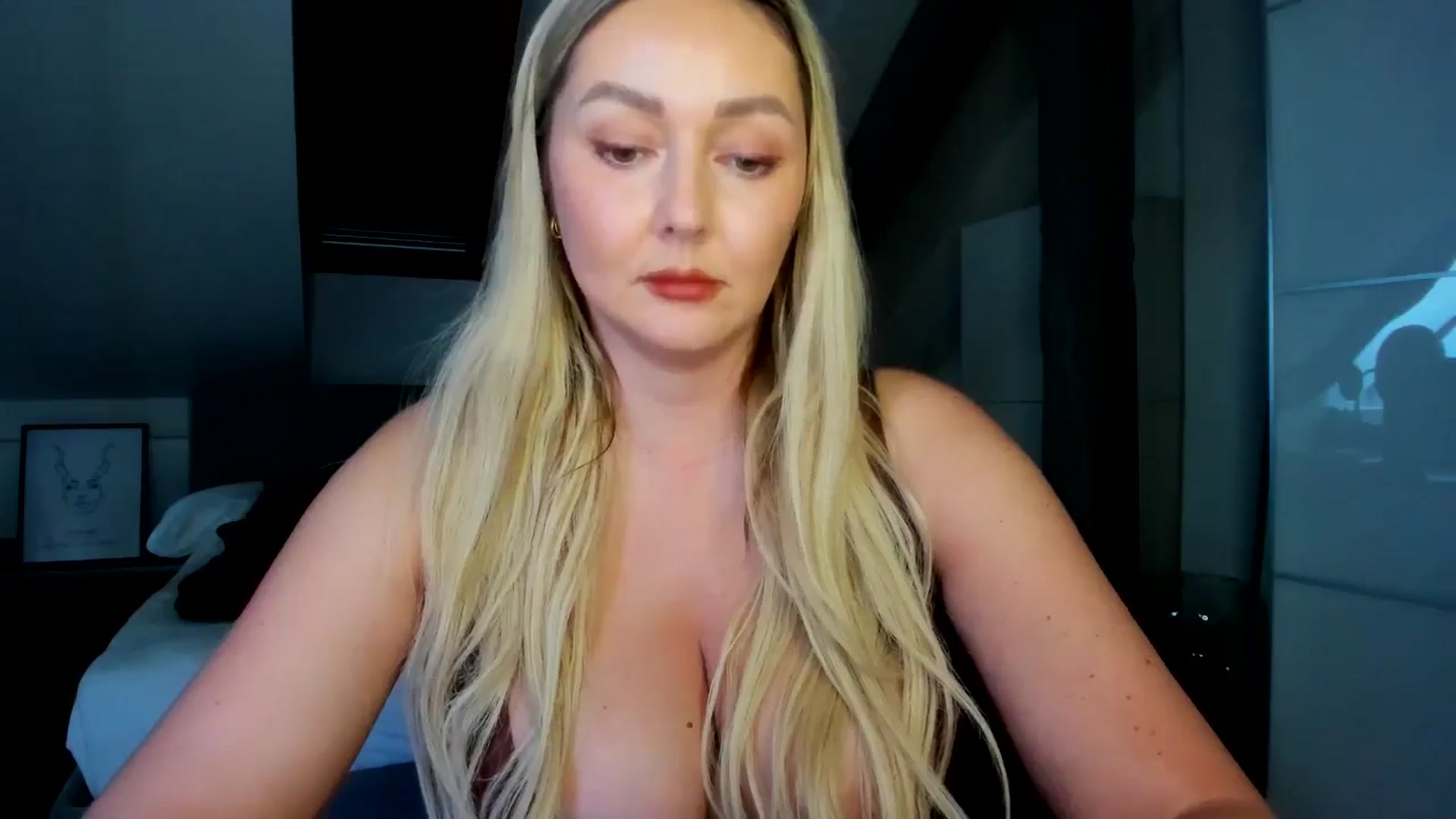 Gallery image thumbnail from Mi_Ha's myfreecams stream on, 04/26/2026, 14:34 image 4 of 20