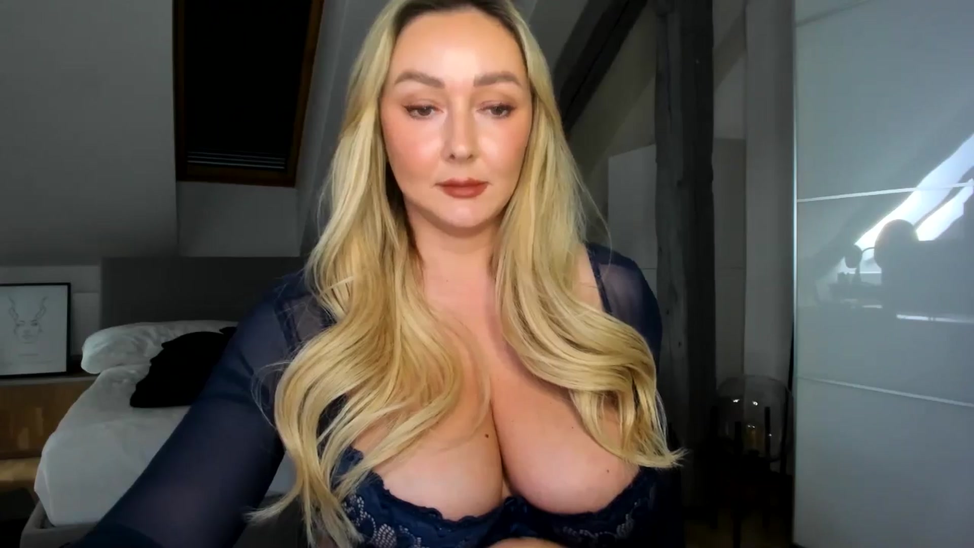 Gallery image thumbnail from Mi_Ha's myfreecams stream on, 04/27/2026, 12:43 image 19 of 20