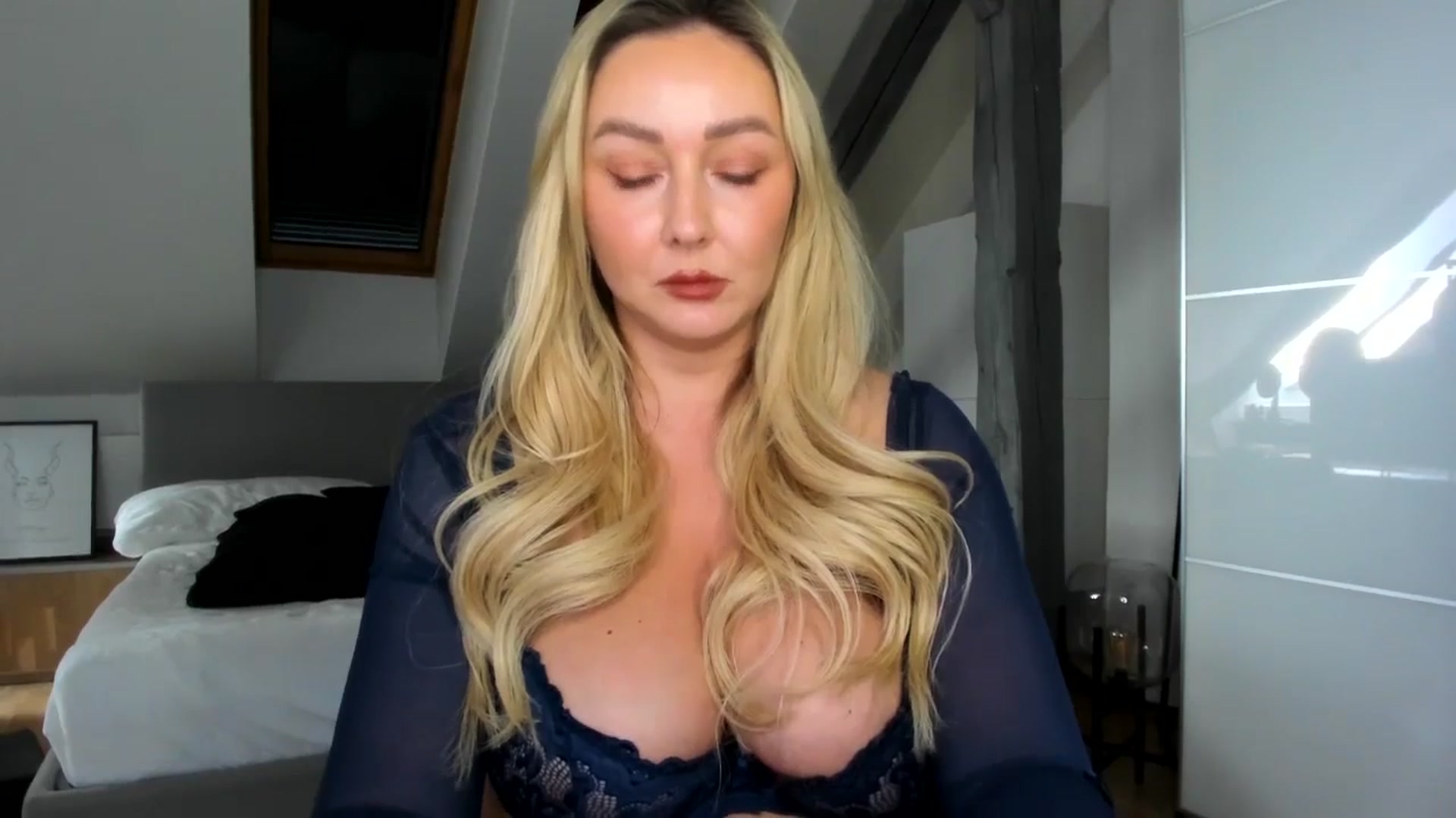 Gallery image thumbnail from Mi_Ha's myfreecams stream on, 04/27/2026, 12:43 image 6 of 20