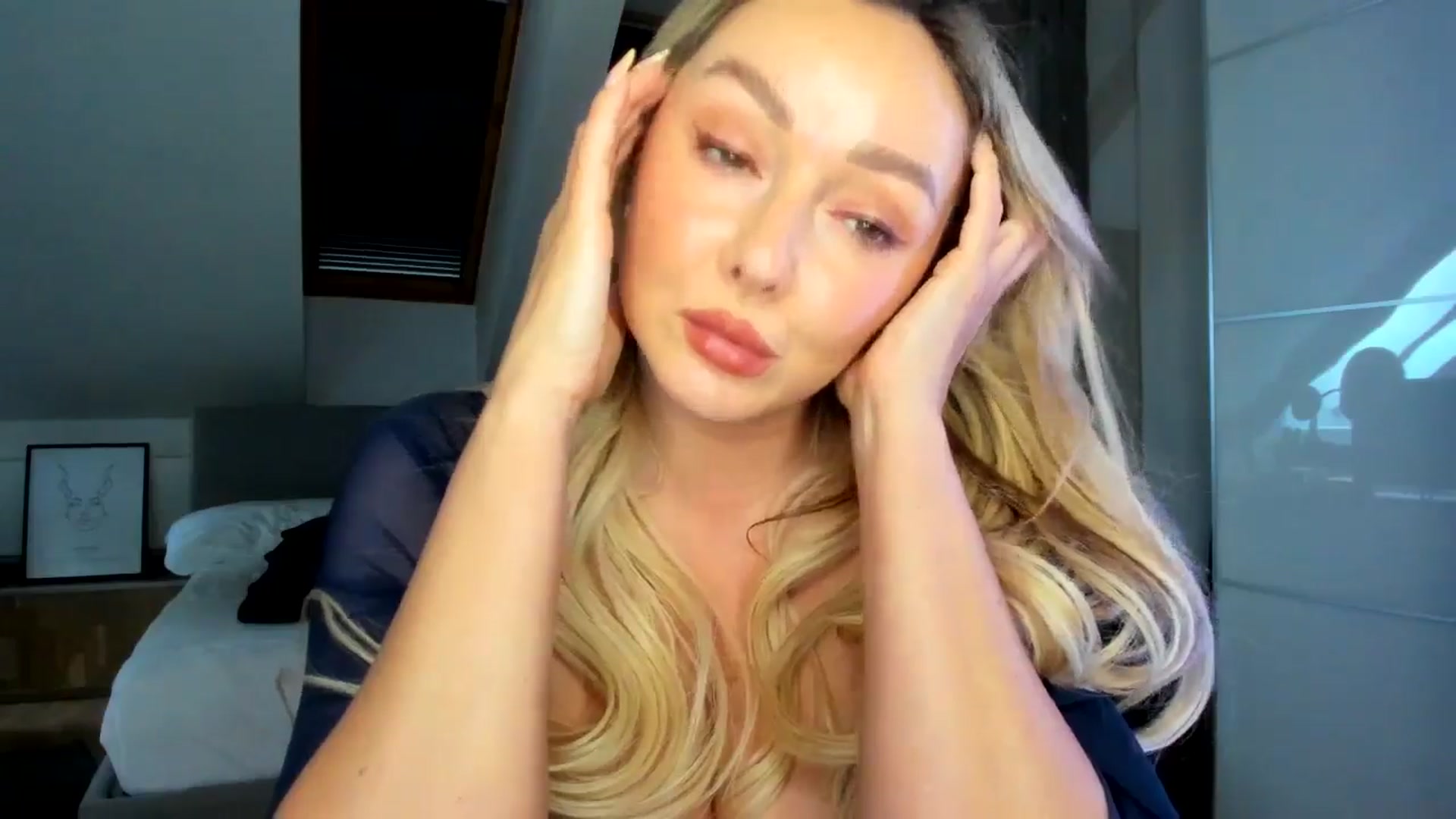 Gallery image thumbnail from Mi_Ha's myfreecams stream on, 04/27/2026, 14:30 image 2 of 20