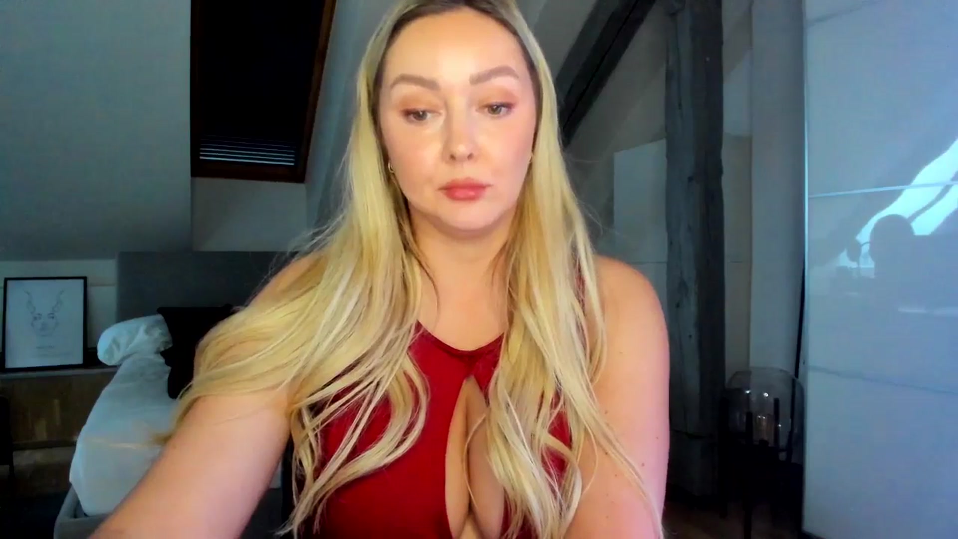 Gallery image thumbnail from Mi_Ha's myfreecams stream on, 04/28/2026, 16:33 image 4 of 20