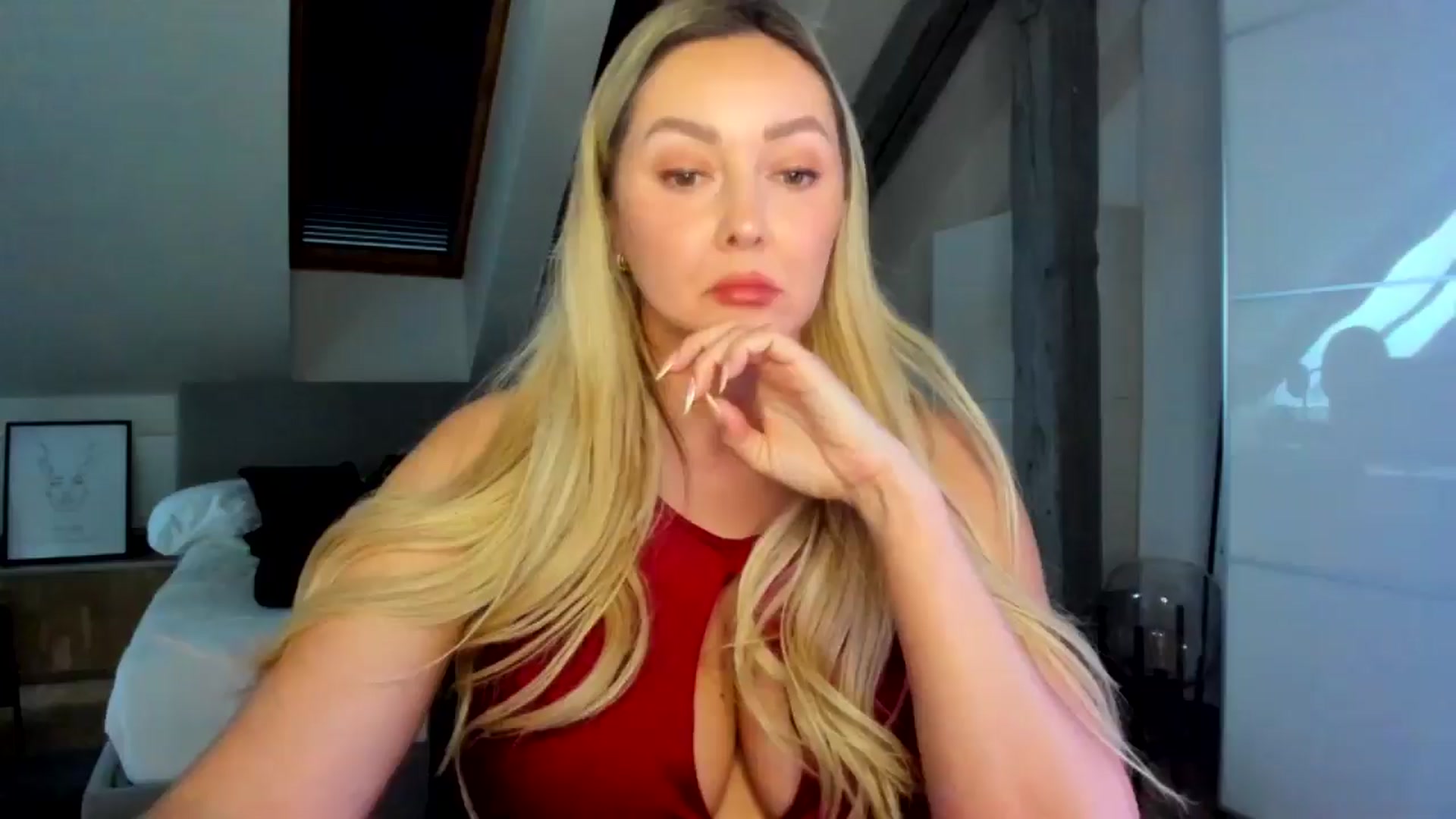 Gallery image thumbnail from Mi_Ha's myfreecams stream on, 04/28/2026, 16:33 image 7 of 20
