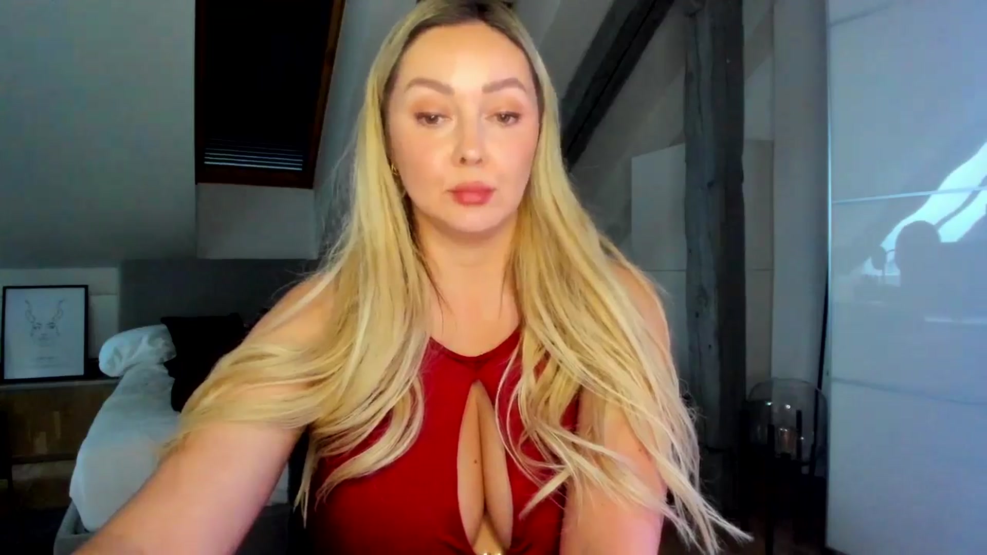 Gallery image thumbnail from Mi_Ha's myfreecams stream on, 04/28/2026, 16:33 image 18 of 20