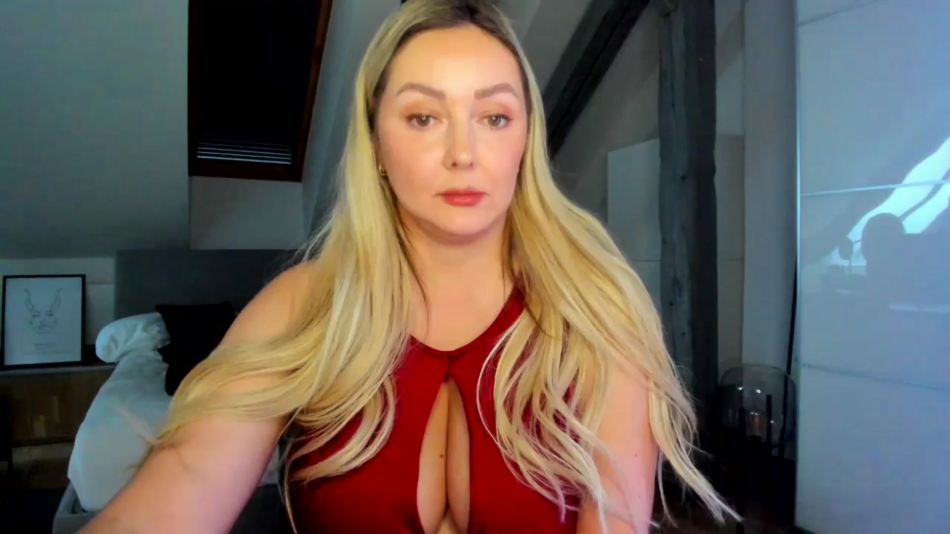 Gallery image thumbnail from Mi_Ha's myfreecams stream on, 04/28/2026, 16:33 image 12 of 20