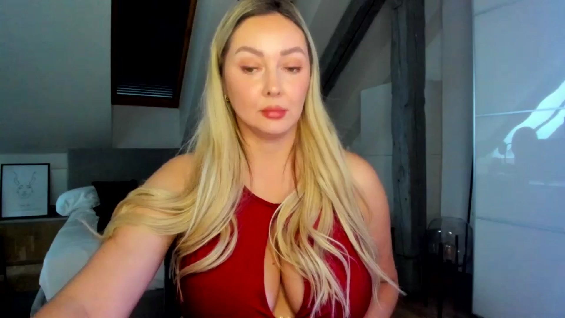 Gallery image thumbnail from Mi_Ha's myfreecams stream on, 04/28/2026, 16:33 image 15 of 20