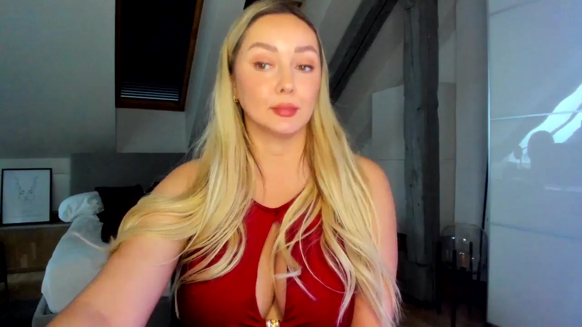 Gallery image thumbnail from Mi_Ha's myfreecams stream on, 04/28/2026, 16:33 image 9 of 20