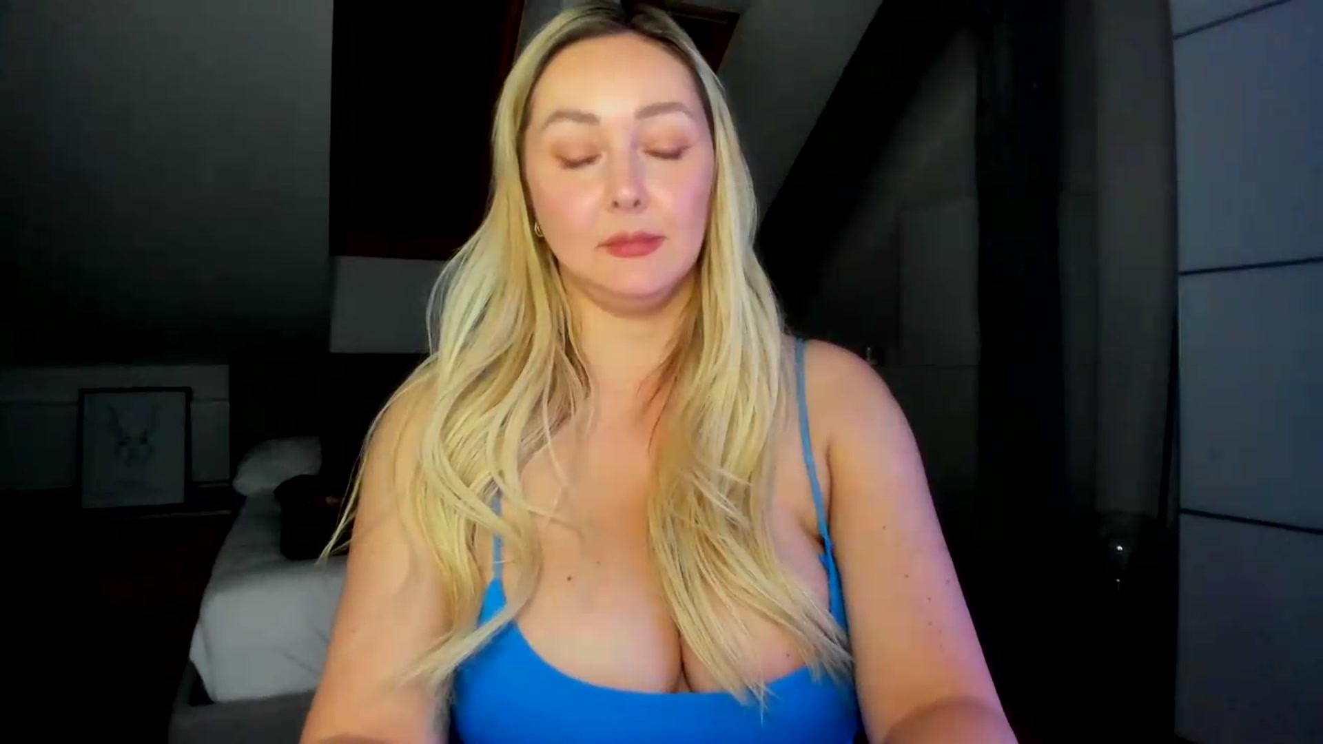 Gallery image thumbnail from Mi_Ha's myfreecams stream on, 05/02/2026, 22:53 image 13 of 20