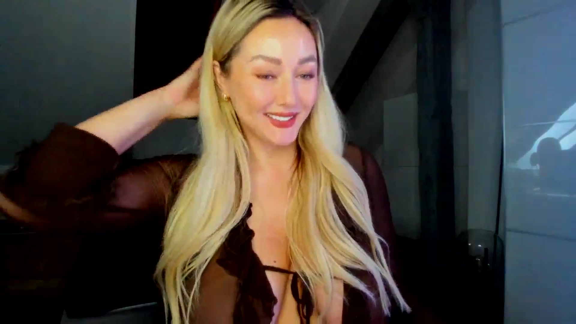 Gallery image thumbnail from Mi_Ha's myfreecams stream on, 05/05/2026, 13:27 image 2 of 20