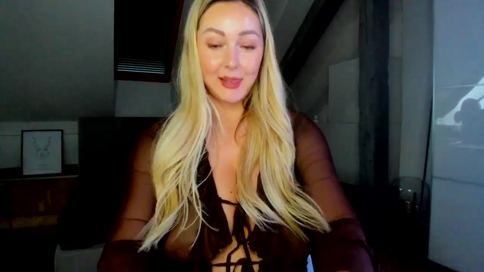 Gallery image thumbnail from Mi_Ha's myfreecams stream on, 05/05/2026, 14:18 image 12 of 20