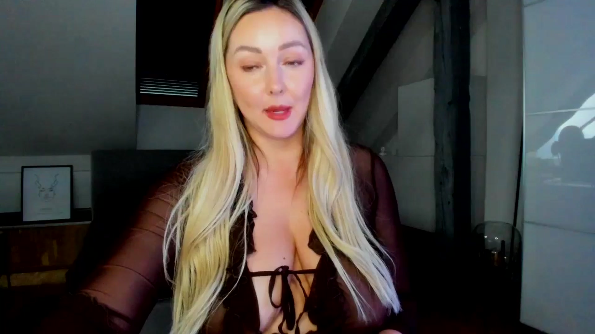 Gallery image thumbnail from Mi_Ha's myfreecams stream on, 05/05/2026, 15:53 image 16 of 20