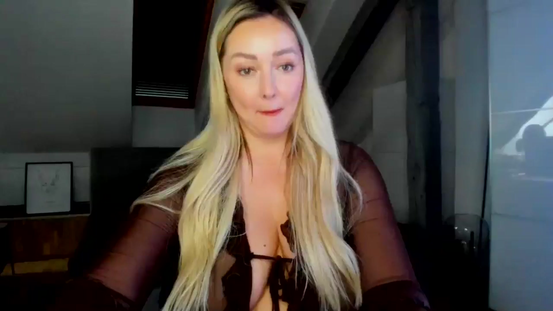 Gallery image thumbnail from Mi_Ha's myfreecams stream on, 05/05/2026, 15:53 image 4 of 20