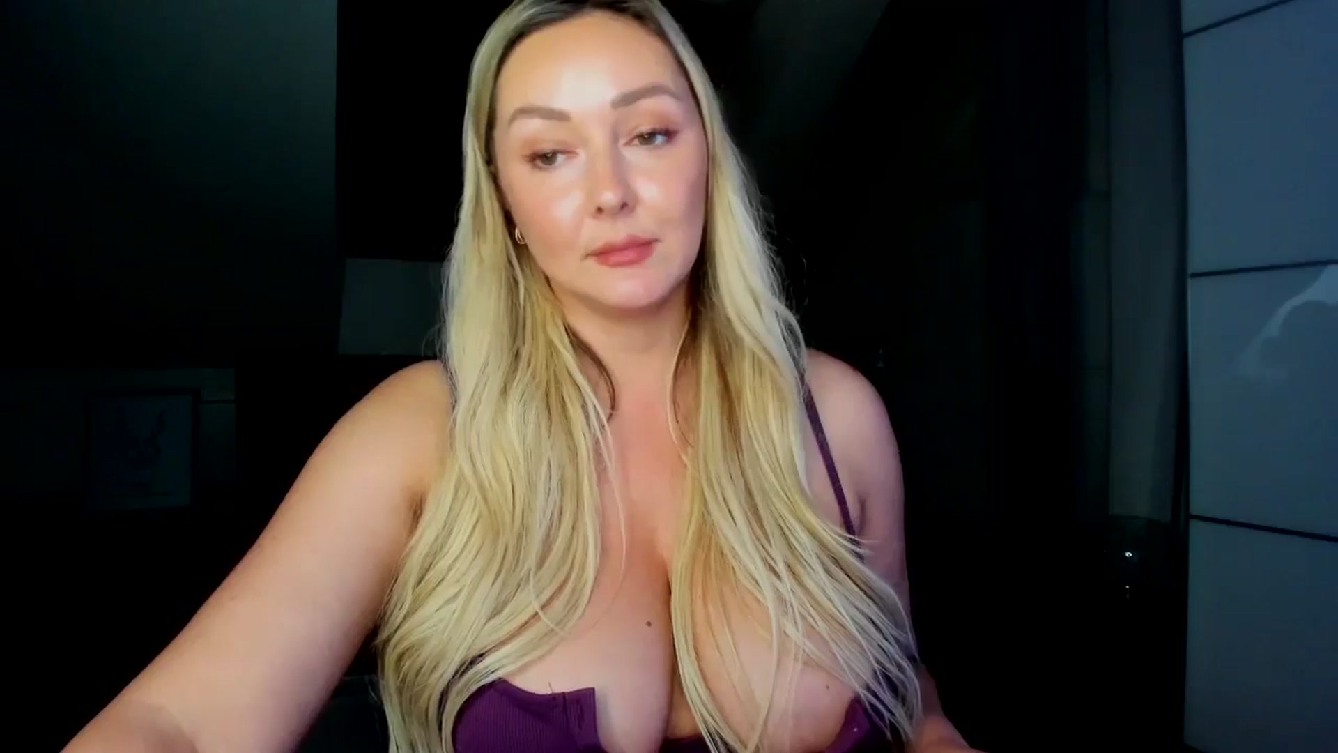 Gallery image thumbnail from Mi_Ha's myfreecams stream on, 05/06/2026, 16:08 image 18 of 20