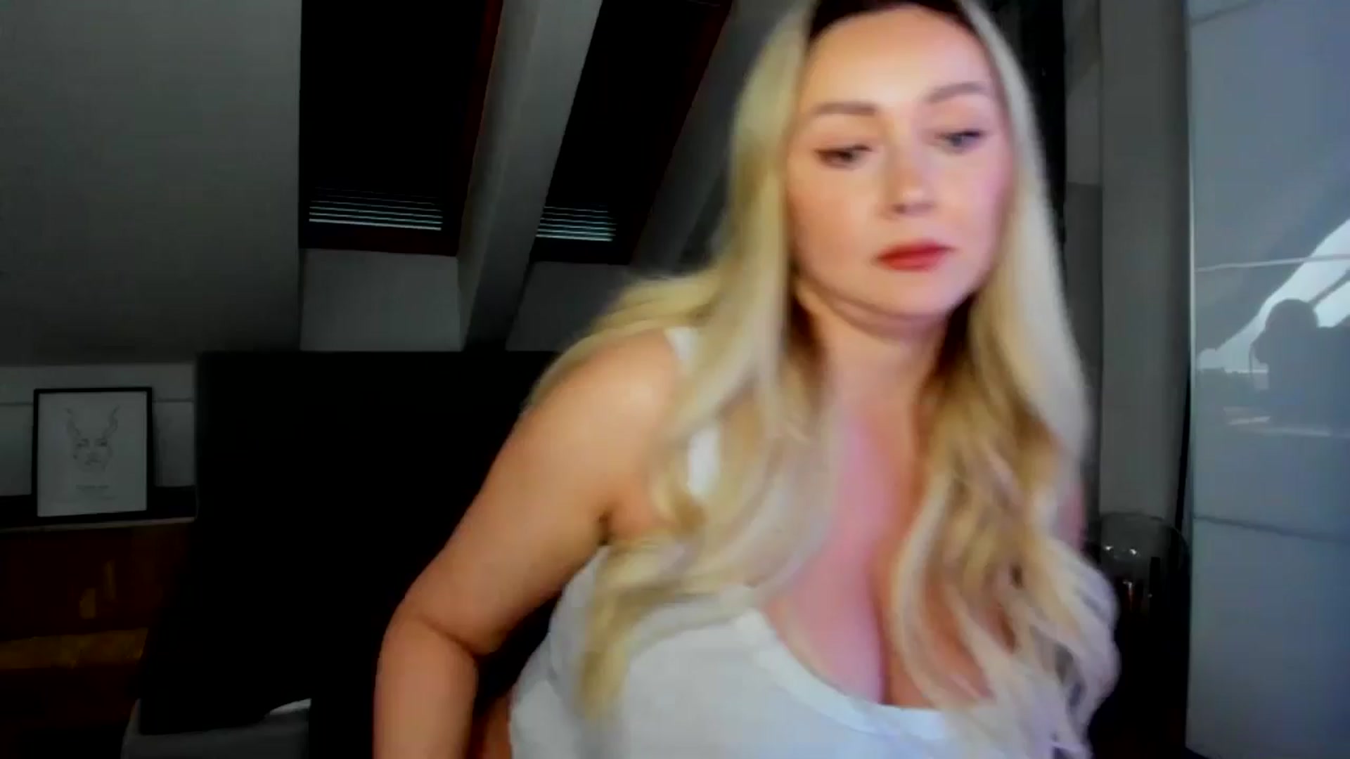 Gallery image thumbnail from Mi_Ha's myfreecams stream on, 05/08/2026, 14:25 image 1 of 20