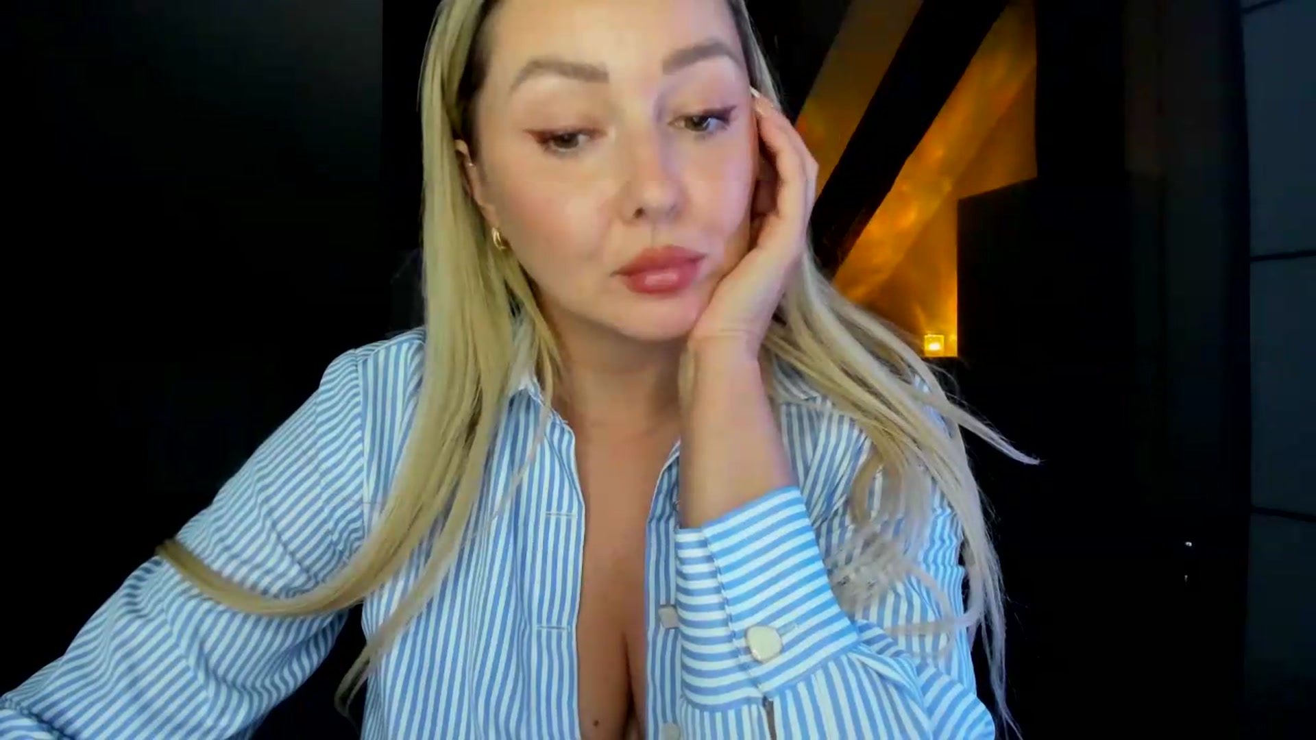Gallery image thumbnail from Mi_Ha's myfreecams stream on, 05/12/2026, 20:49 image 20 of 20