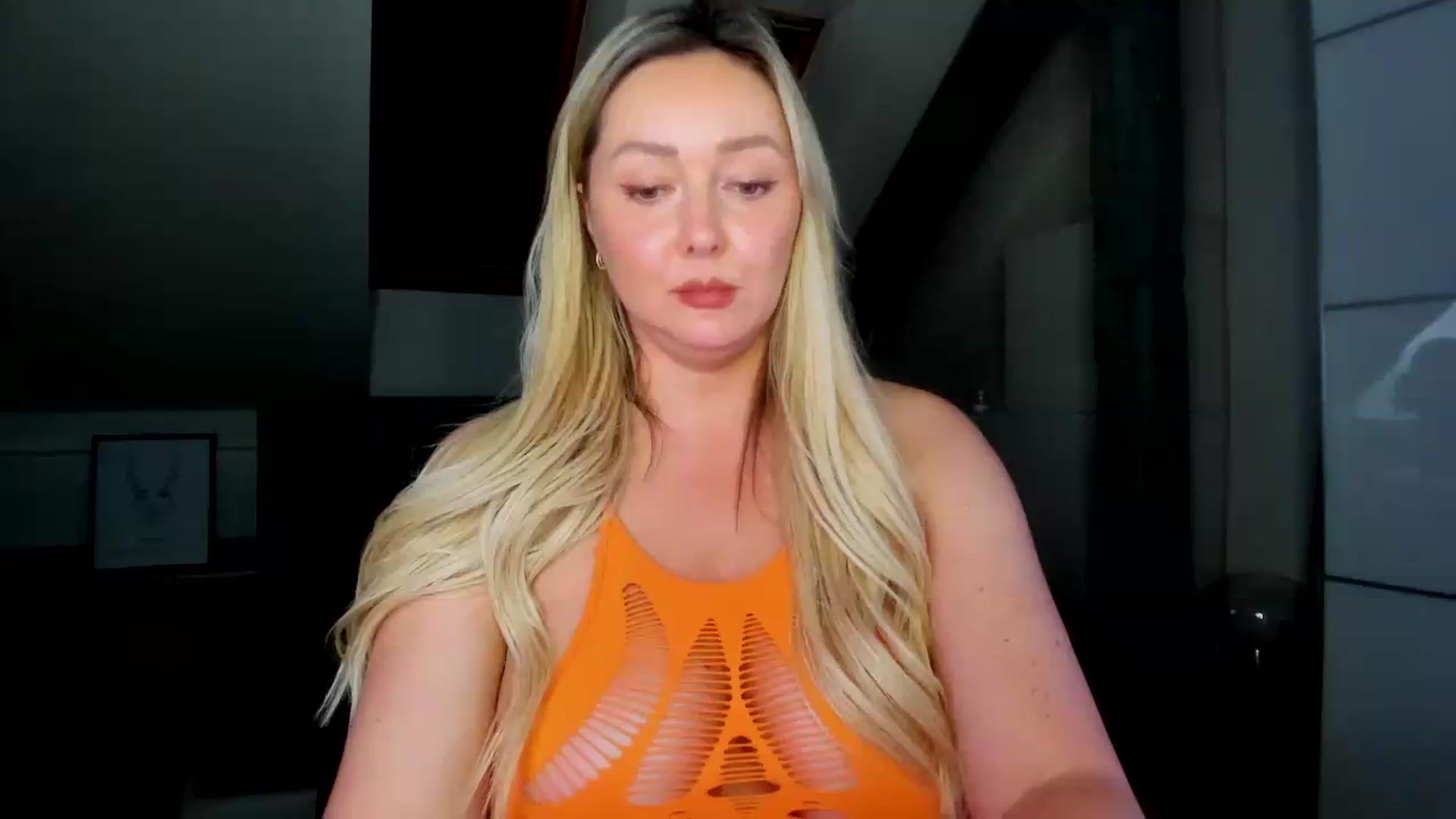 Gallery image thumbnail from Mi_Ha's myfreecams stream on, 05/13/2026, 17:01 image 17 of 20