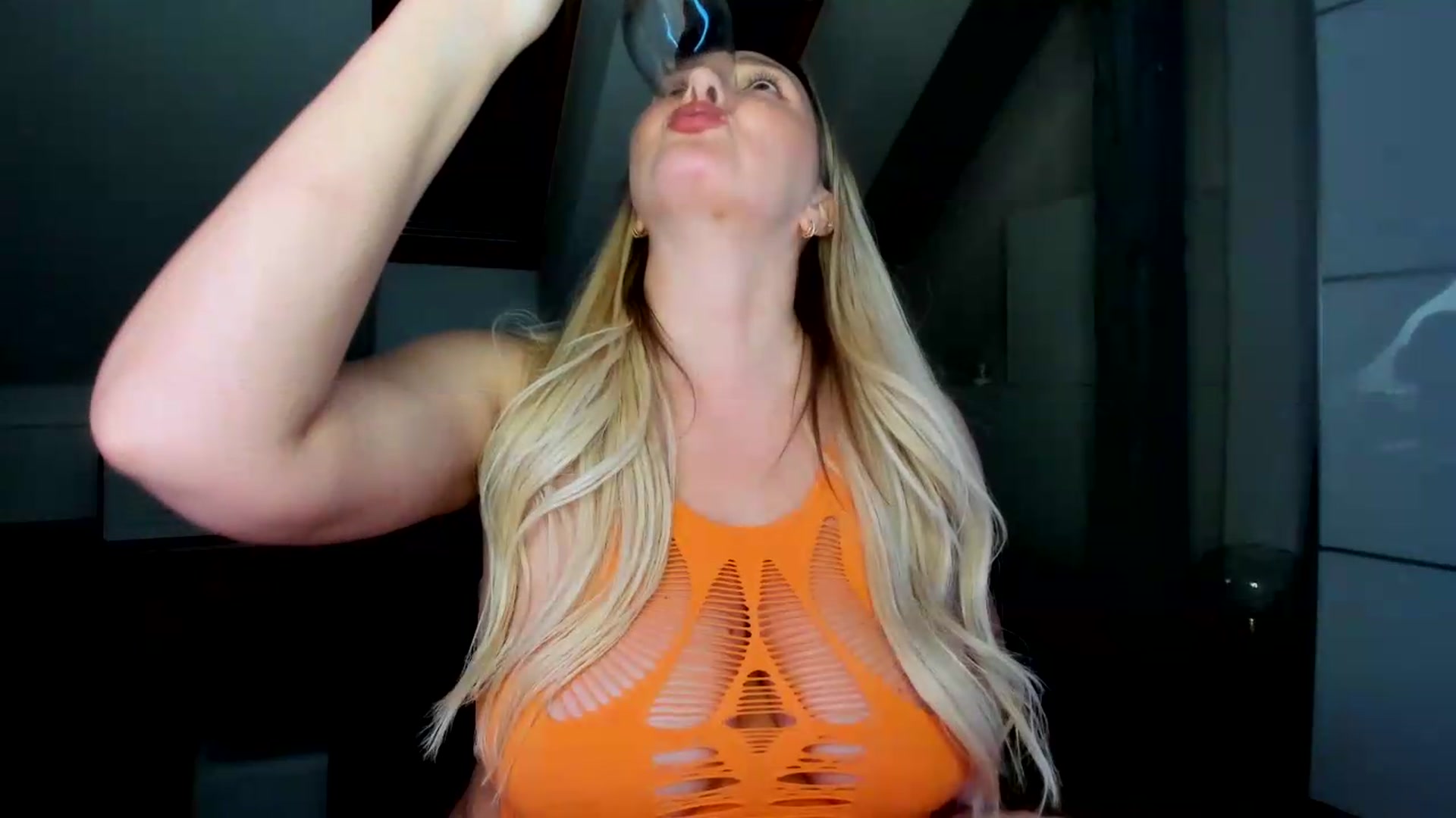 Gallery image thumbnail from Mi_Ha's myfreecams stream on, 05/13/2026, 17:01 image 8 of 20