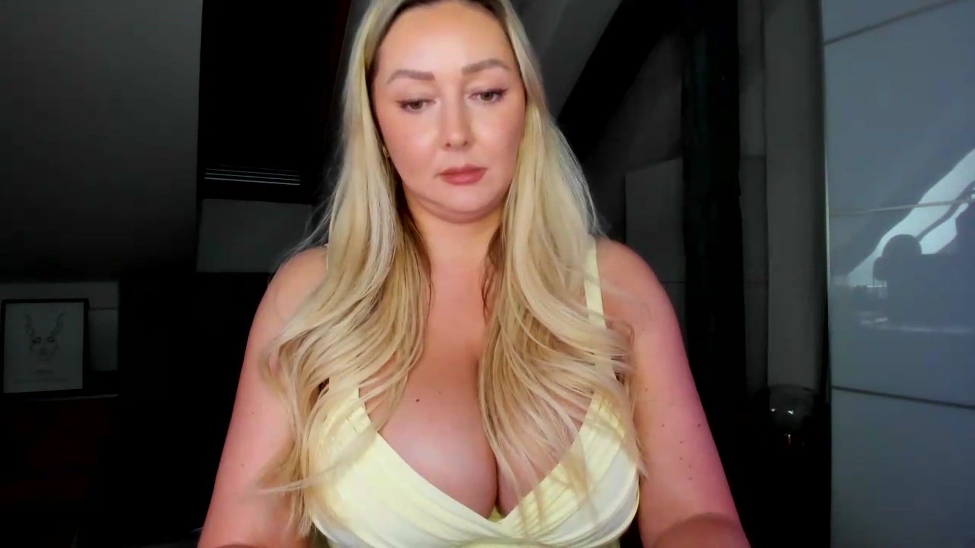 Gallery image thumbnail from Mi_Ha's myfreecams stream on, 05/16/2026, 13:47 image 7 of 20