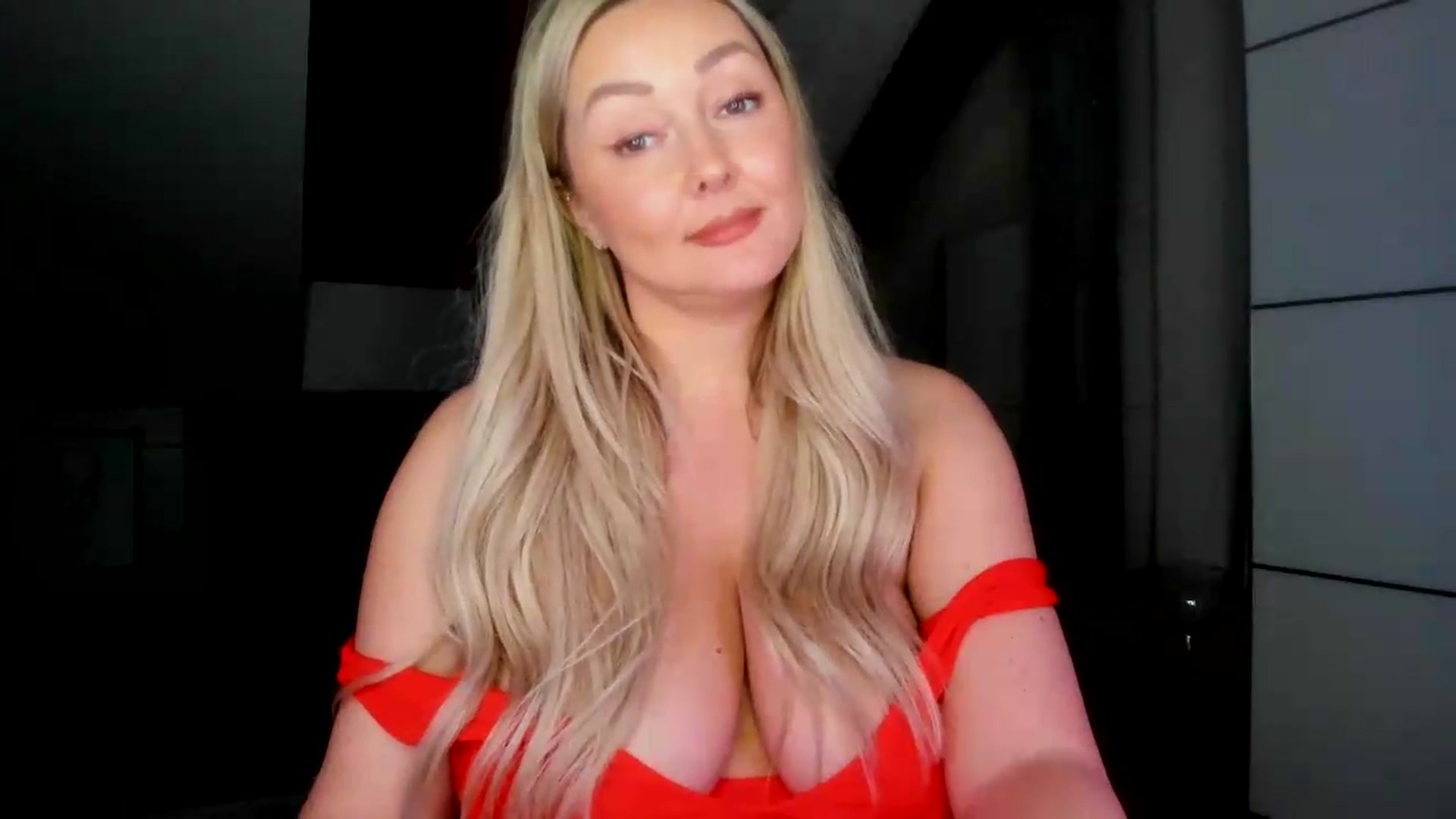Gallery image thumbnail from Mi_Ha's myfreecams stream on, 05/20/2026, 21:24 image 9 of 20