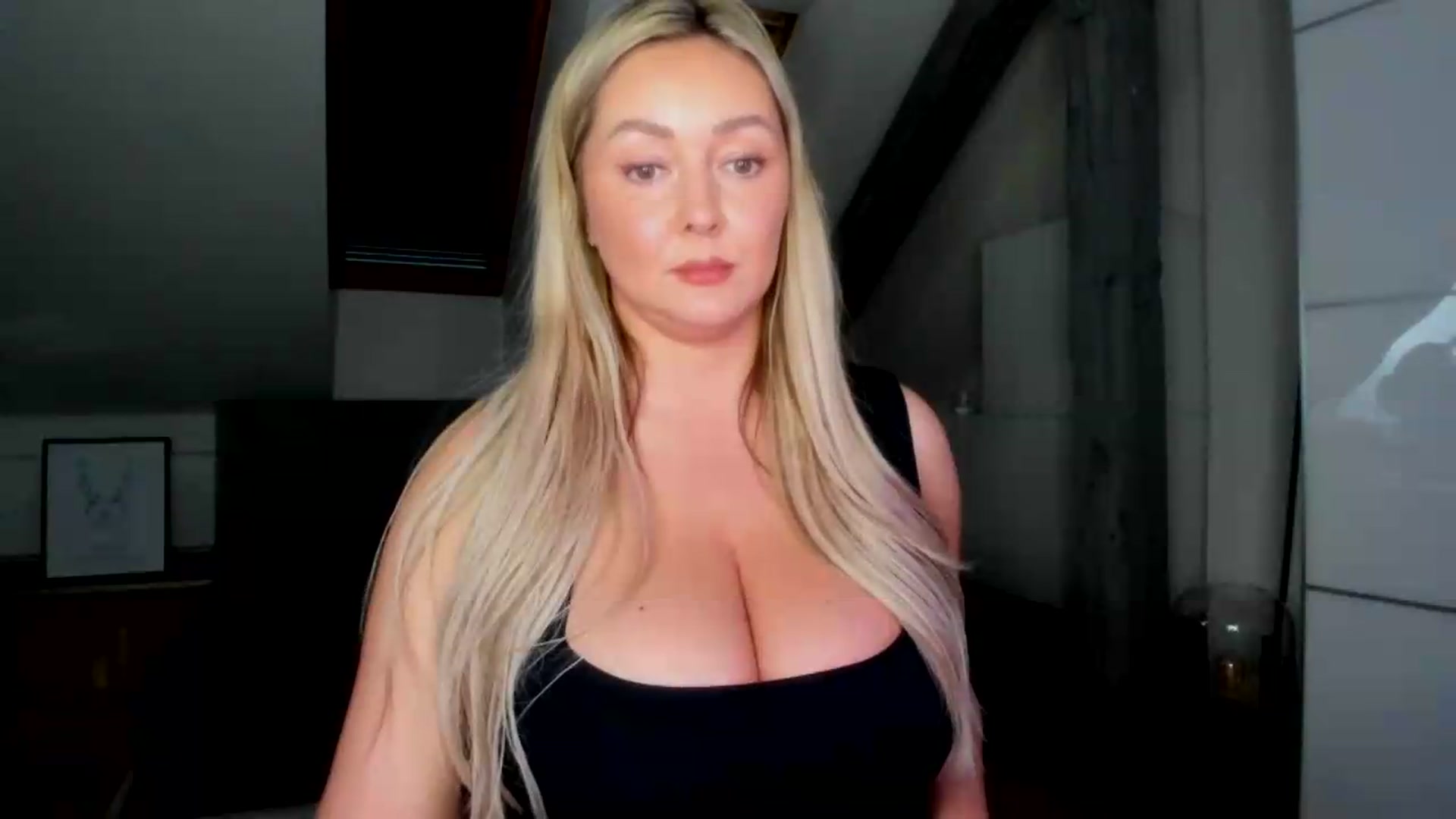 Gallery image thumbnail from Mi_Ha's myfreecams stream on, 05/21/2026, 16:34 image 12 of 20