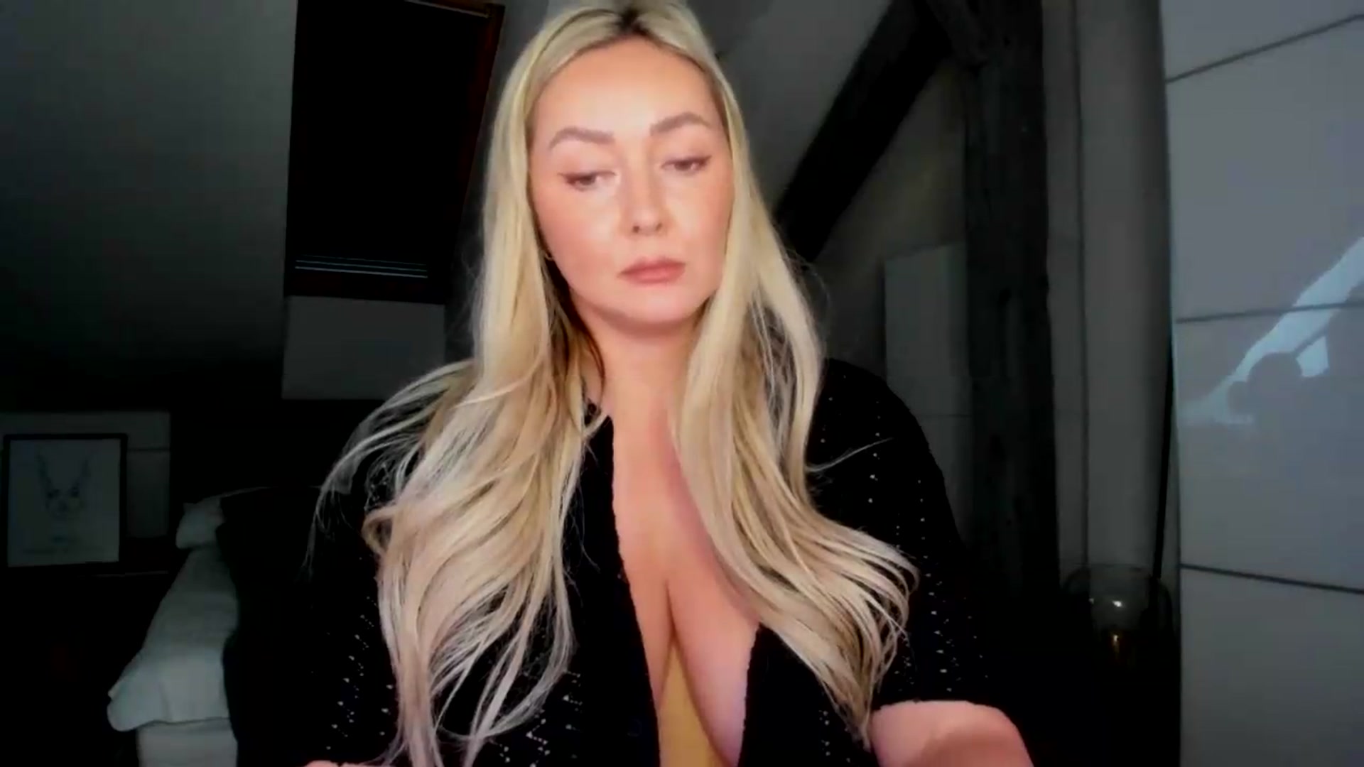 Gallery image thumbnail from Mi_Ha's myfreecams stream on, 05/28/2026, 14:15 image 2 of 20