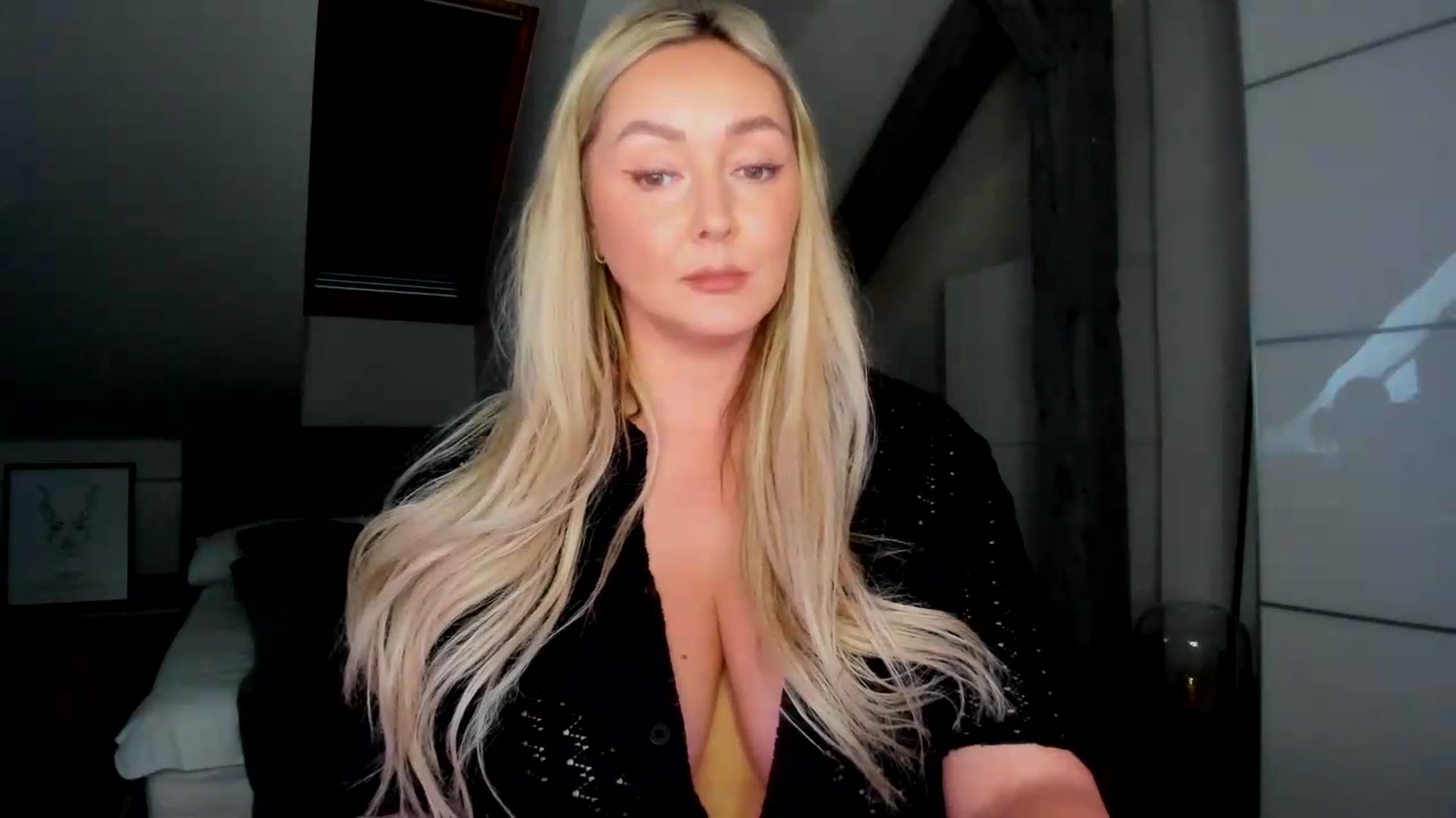 Gallery image thumbnail from Mi_Ha's myfreecams stream on, 05/28/2026, 14:15 image 15 of 20