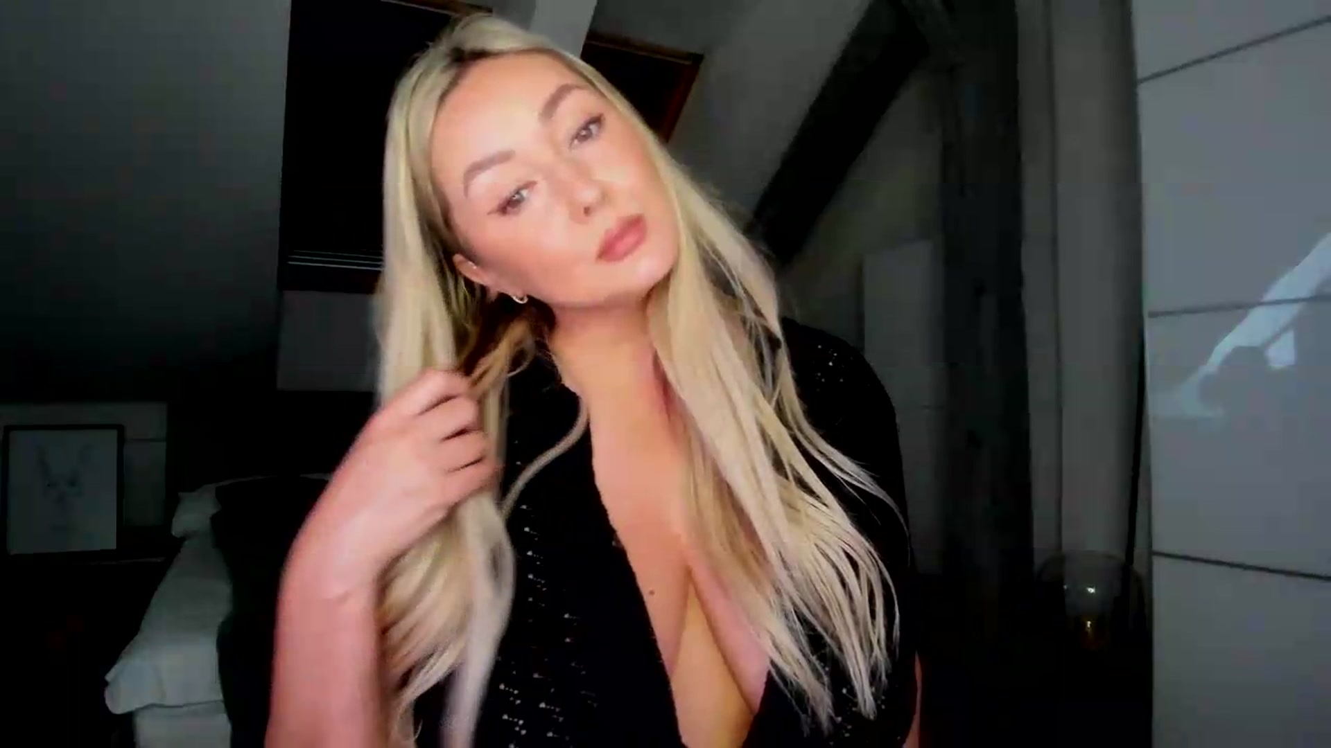 Gallery image thumbnail from Mi_Ha's myfreecams stream on, 05/28/2026, 14:15 image 8 of 20