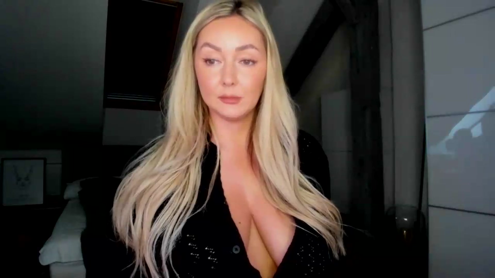 Gallery image thumbnail from Mi_Ha's myfreecams stream on, 05/28/2026, 14:15 image 12 of 20