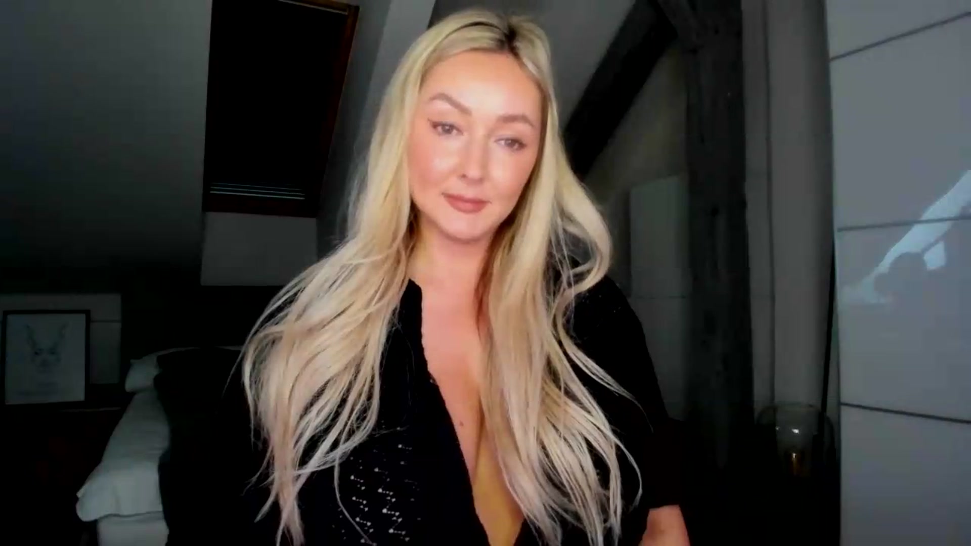 Gallery image thumbnail from Mi_Ha's myfreecams stream on, 05/28/2026, 14:15 image 9 of 20