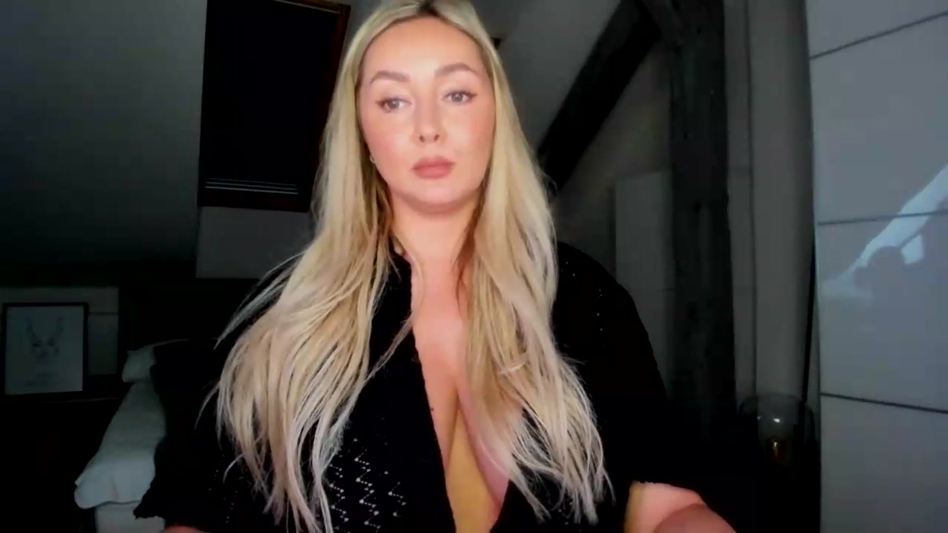 Gallery image thumbnail from Mi_Ha's myfreecams stream on, 05/28/2026, 14:15 image 18 of 20