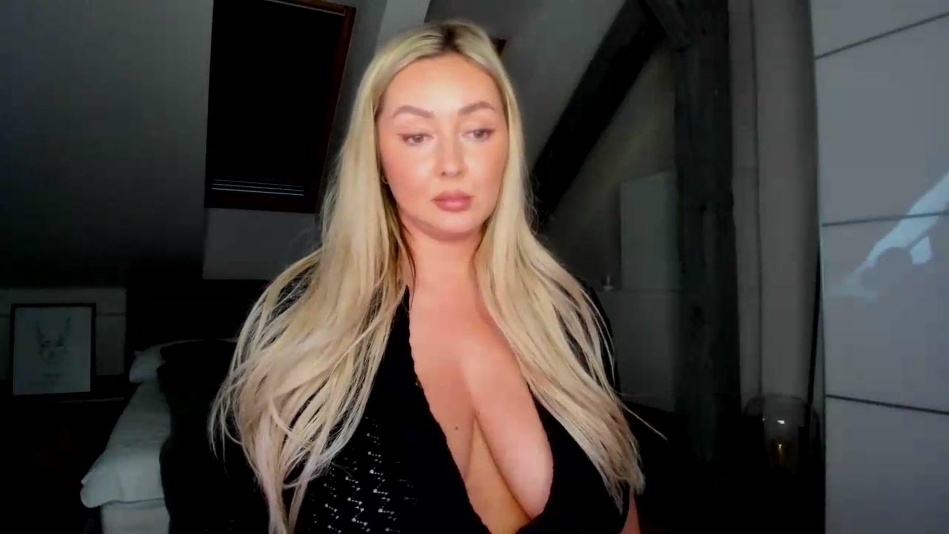 Gallery image thumbnail from Mi_Ha's myfreecams stream on, 05/28/2026, 15:16 image 6 of 20