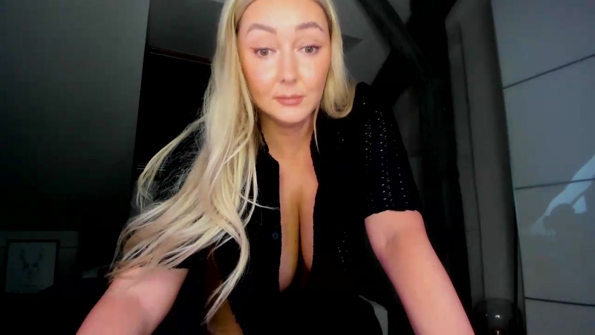 Gallery image thumbnail from Mi_Ha's myfreecams stream on, 05/28/2026, 15:16 image 15 of 20